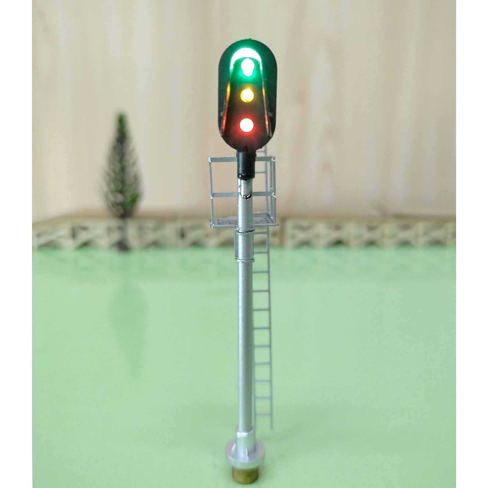 1 x HO scale 2 colors light Darth Vader style block signal ladder on back #F0B