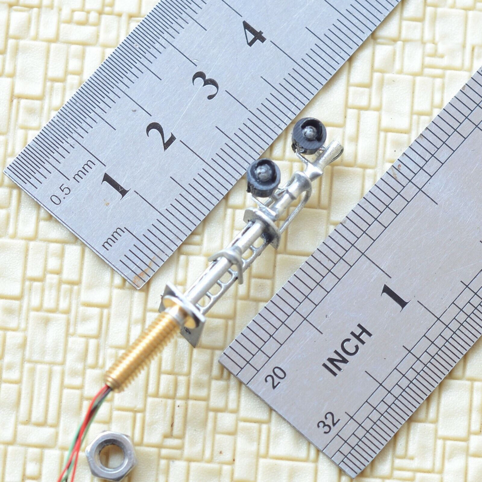 1 x N scale searchlight block signal model train bi-colors LEDs 2 heads R/G #S22