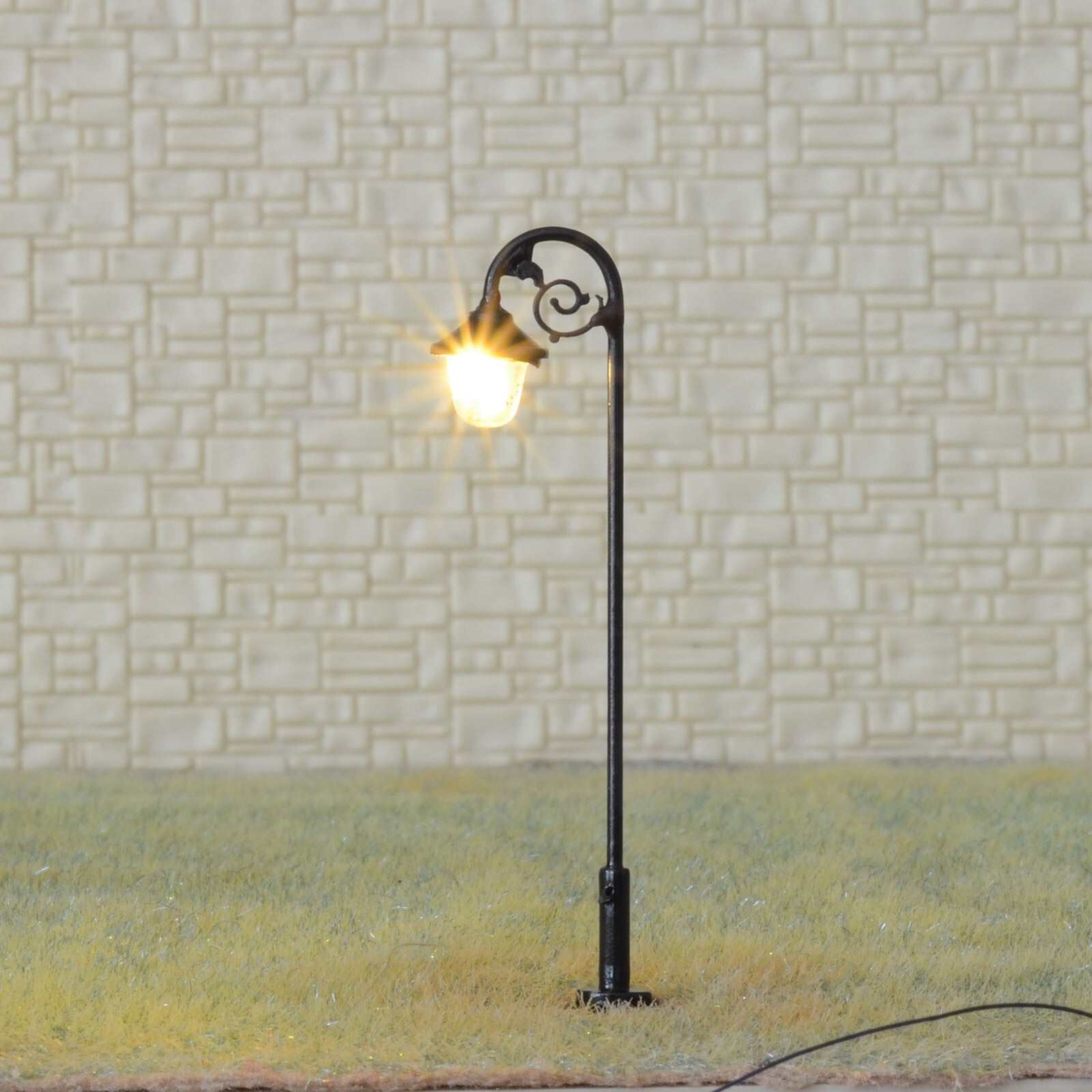 5 x HO/OO model railroad antique street light warm white LED lamp post #F0912BL