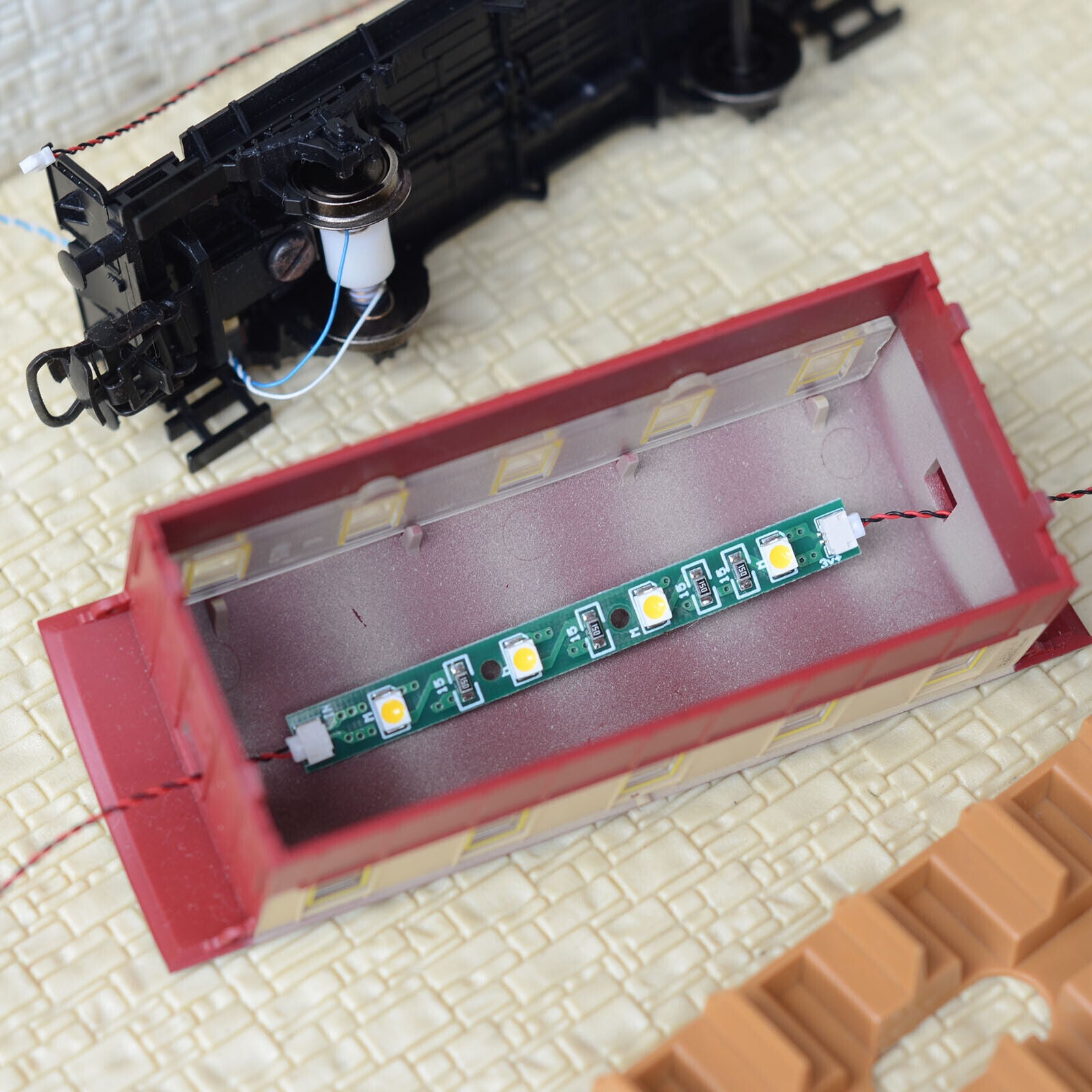 5 x DC 3V LED strips compact size light passenger cars or building plug and play