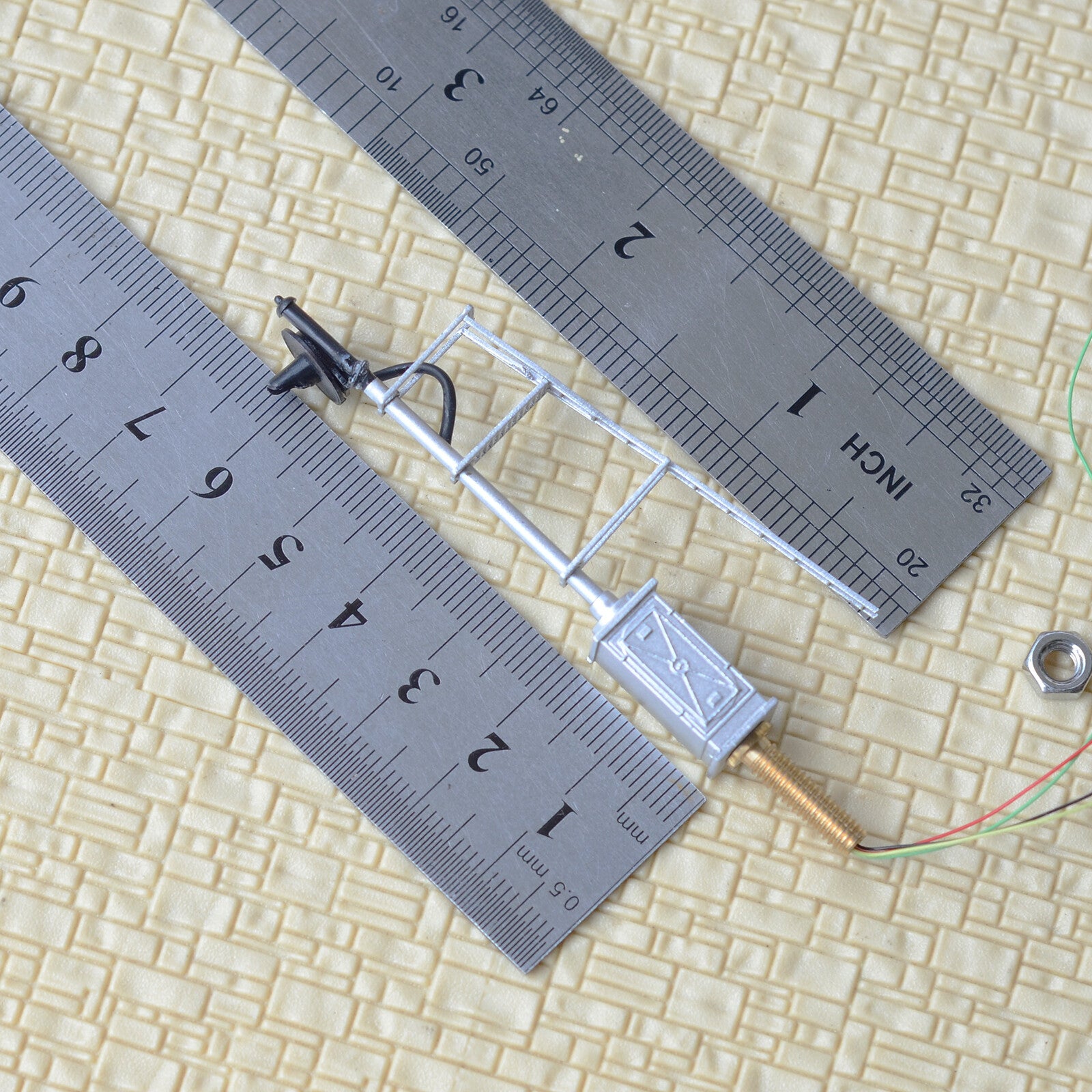 1 x HO scale model railroad tri-colors searchlight signal metal cabinet #01TB