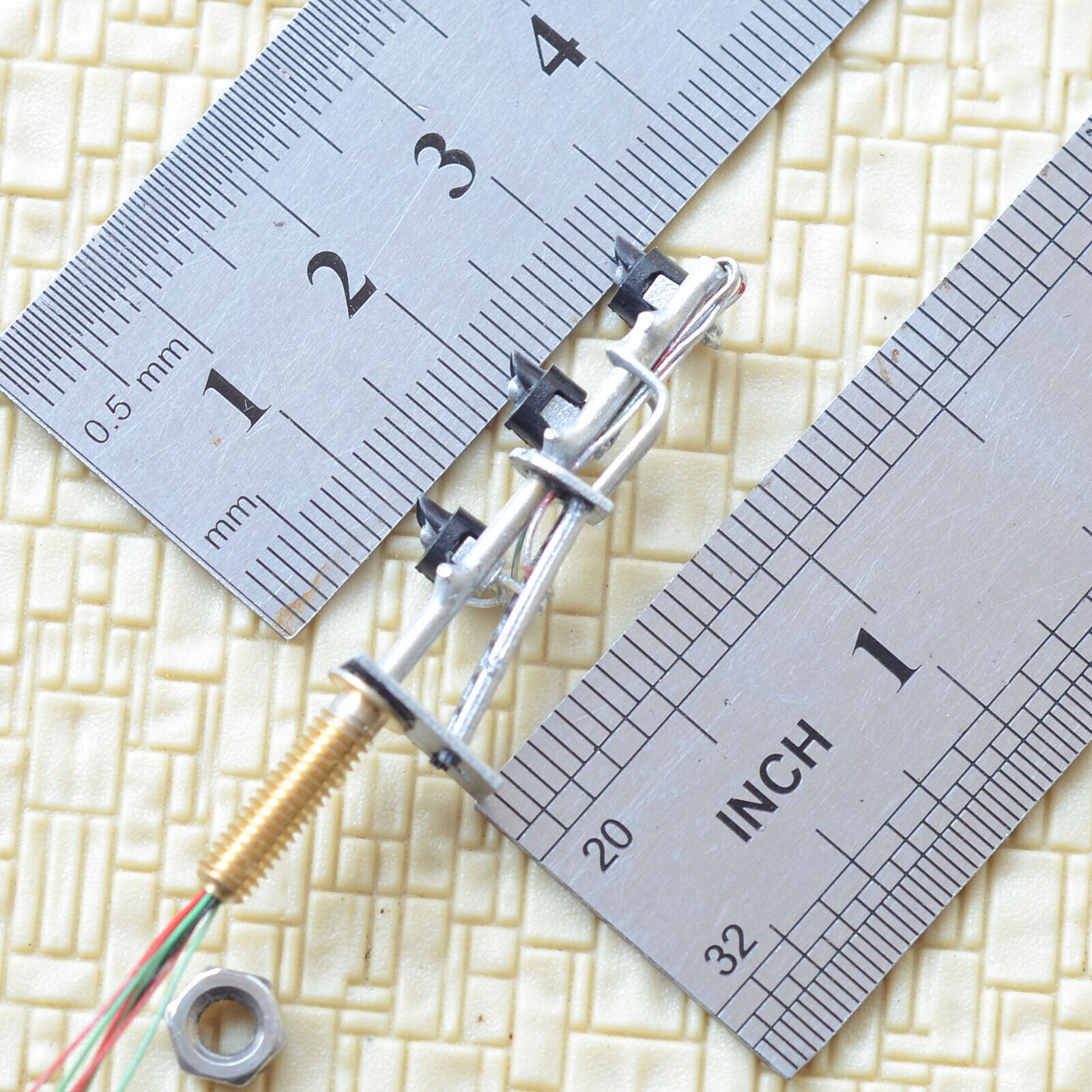 1 x N scale searchlight block signal model train bi-colors LEDs 3 heads R/G #S23