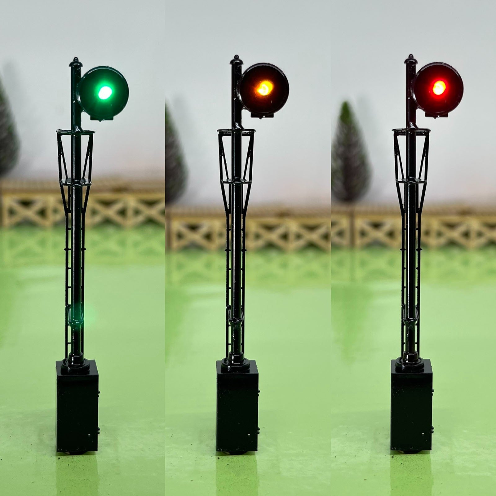 1 x HO scale model railroad tri-color searchlight signal metal cabinet #06BL