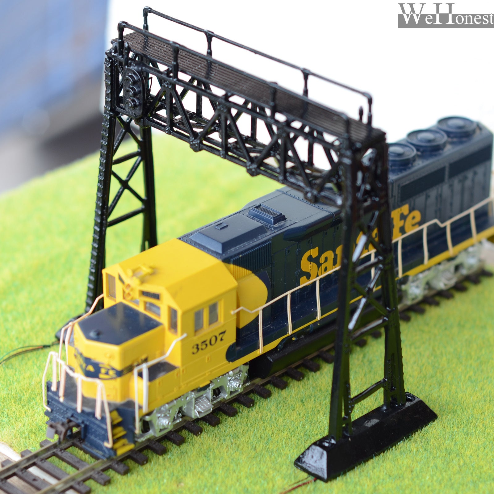 1 x HO / OO scale Signal Bridge LEDs 3 aspects (single Track left hand Version)