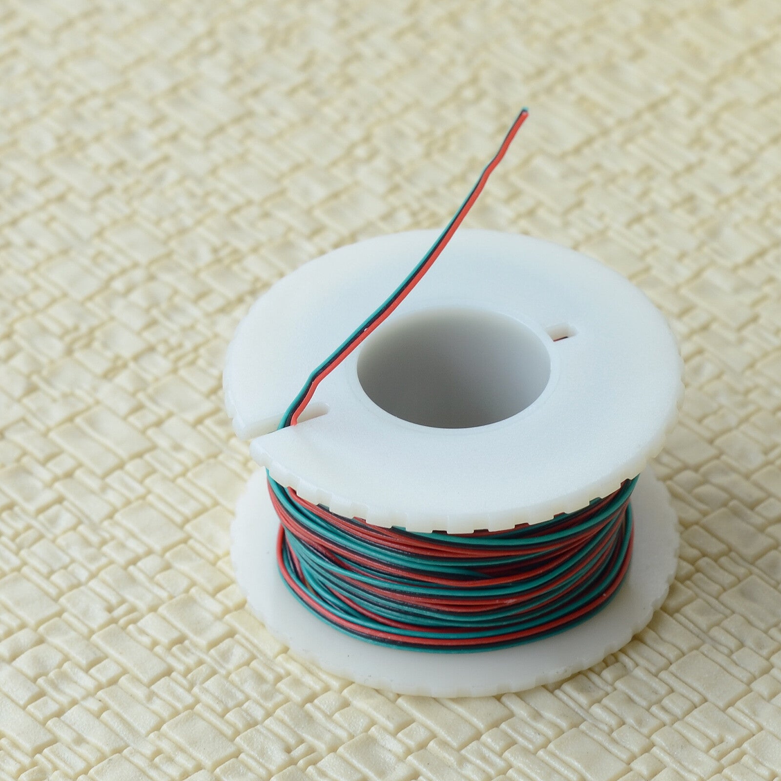 10 meters 32AWG 7/0.08 slim combined 3 wires diameter 0.6mm thin conductor cable