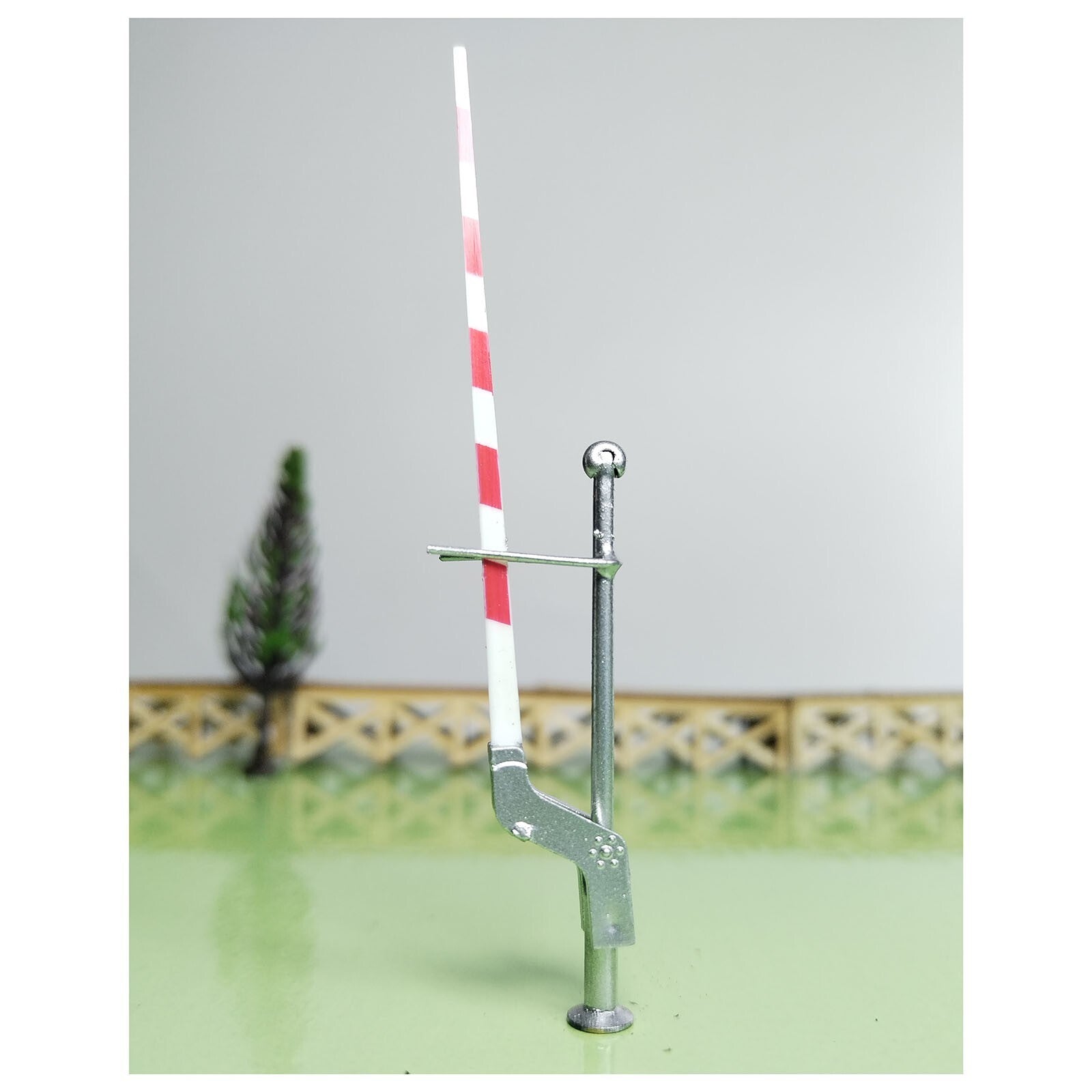 2 x HO scale model railroad grade crossing arm gate stop lever sign silver #GT87