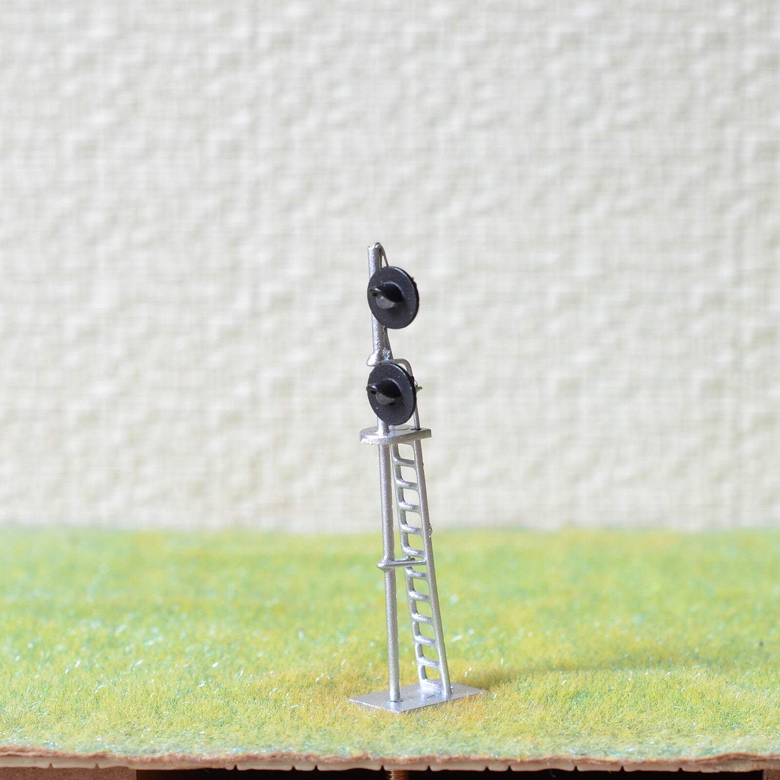 1 x HO scale searchlight block signal model train 2 color LED Red/Green #S2+2