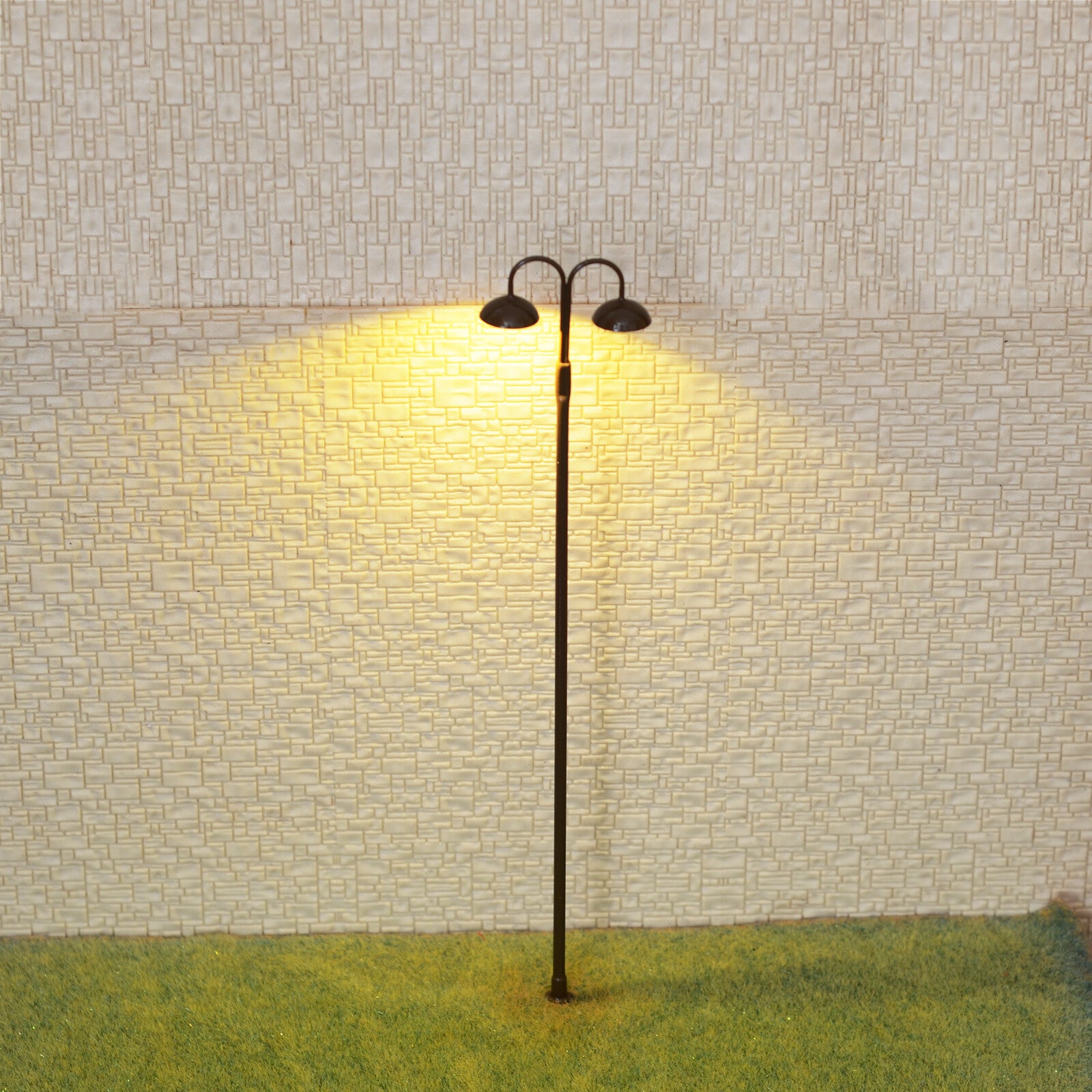 4 x O Scale LED yard light Model train Railroad street station lamp post #702BR