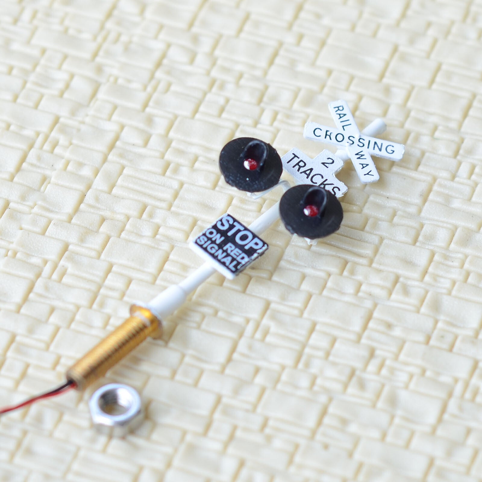 1 x HO scale railway grade crossing signal 2 tracks LED made 2 target face #2W2