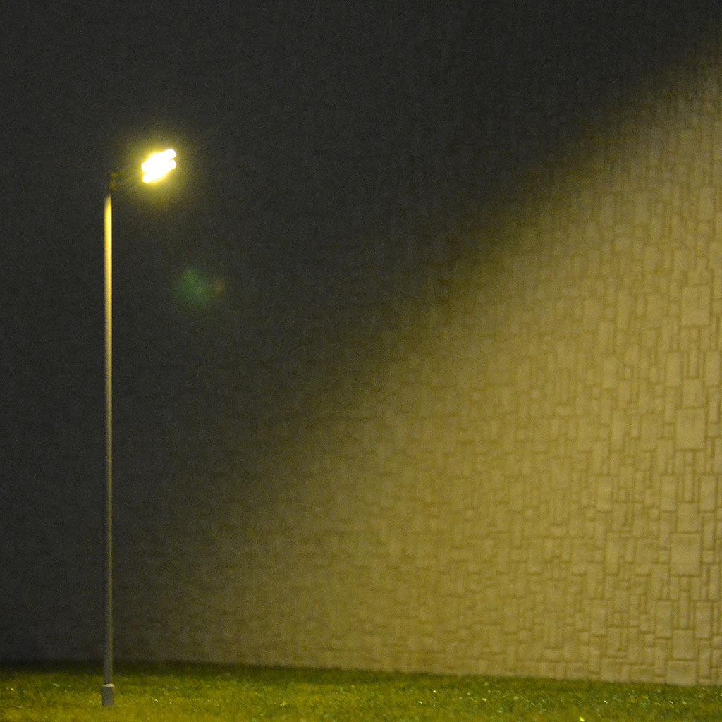 6 pcs HO/OO Model Floodlight warm white LED made Plaza Lamppost longlife #012