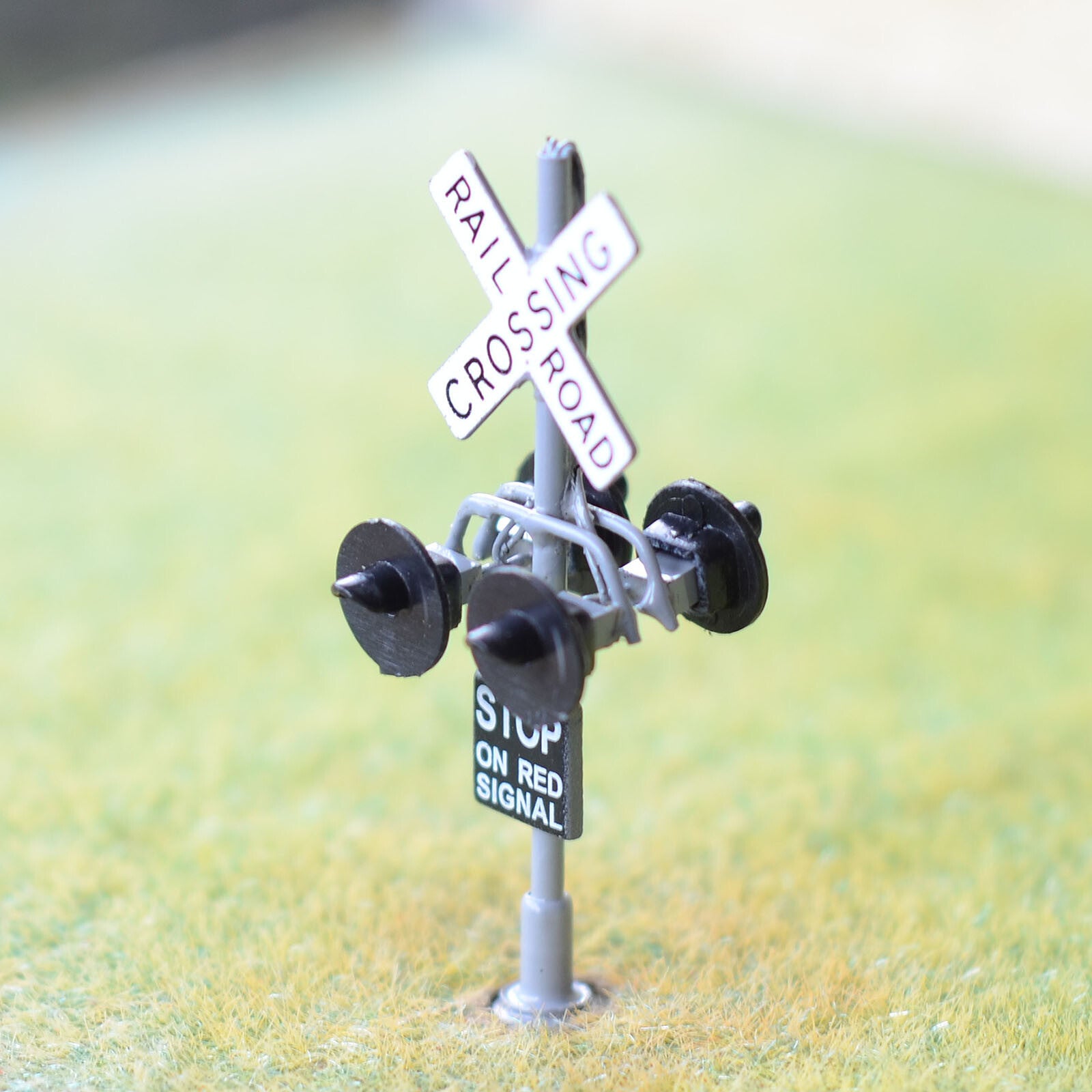 2 x HO scale railroad LEDs grade crossing signals + 1 circuit board flasher #G4C