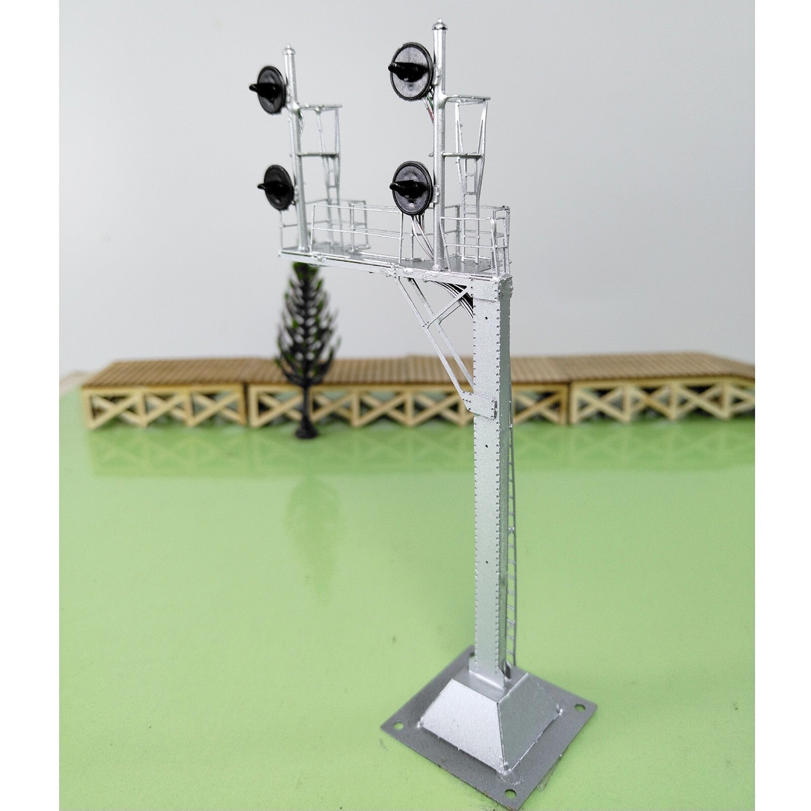 1 x HO scale searchlight cantilever signal tower metal 3-colors 2 tracks #CS22