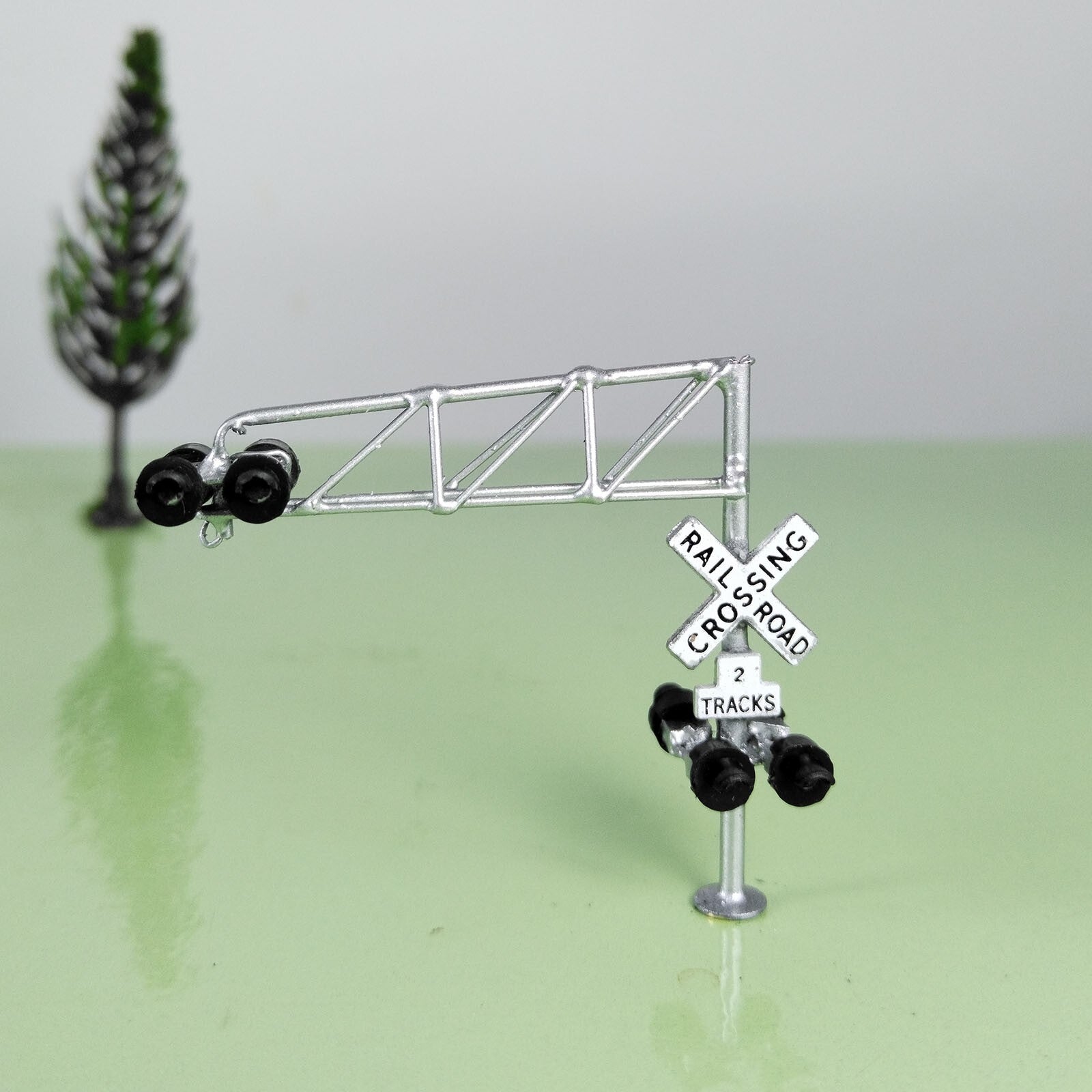 1 x N scale model cantilever grade crossing signal without gate arm barrier C160