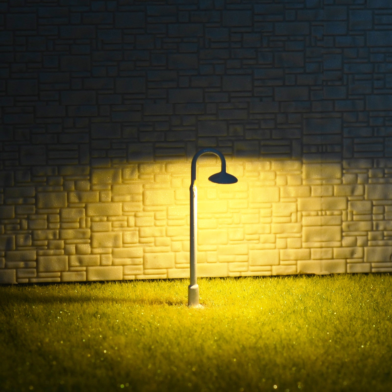 5 x OO / HO scale LED station light model train street path lamp post #705sGR