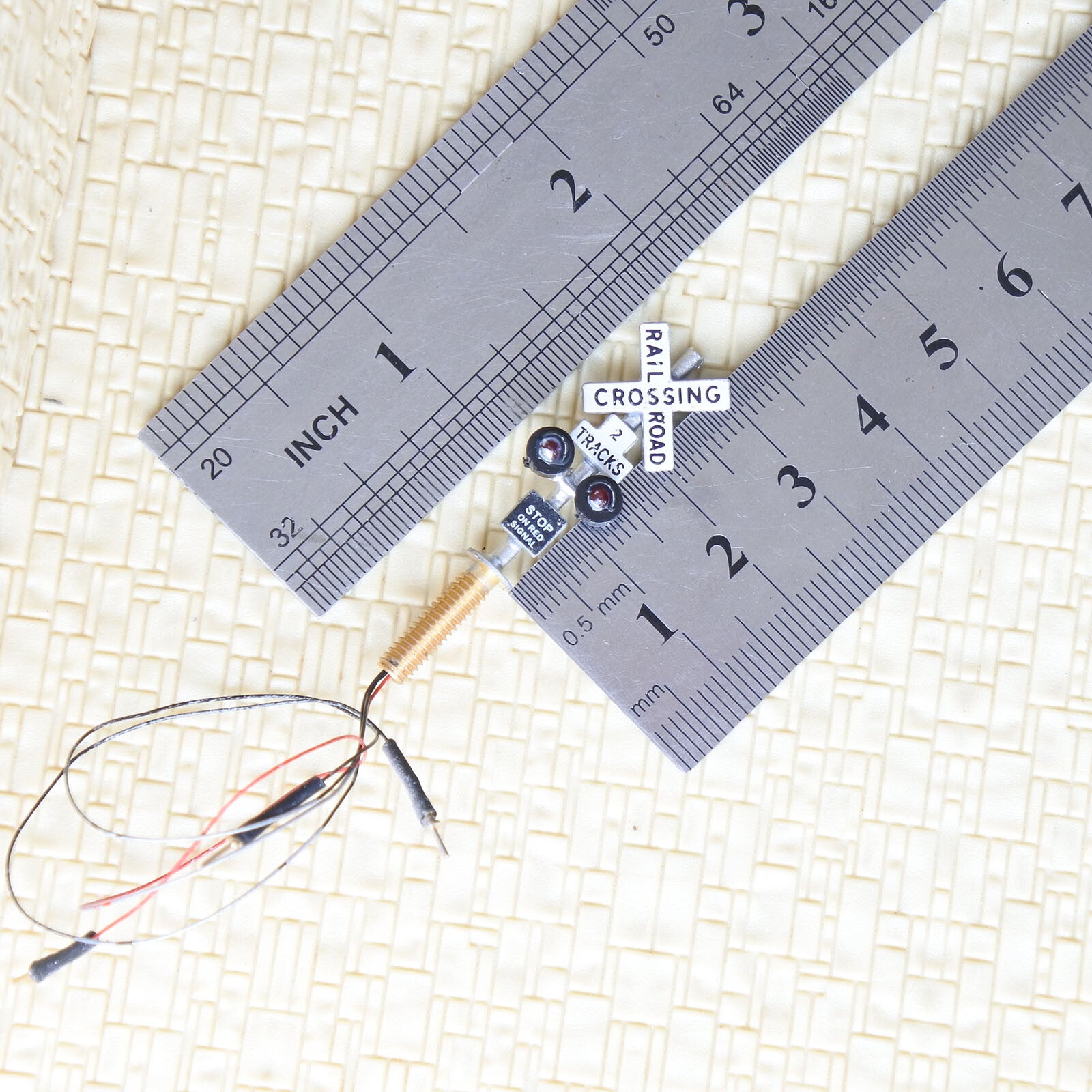 1 x N scale railroad grade crossing signals lights LED made 2 track sign #csnSL1