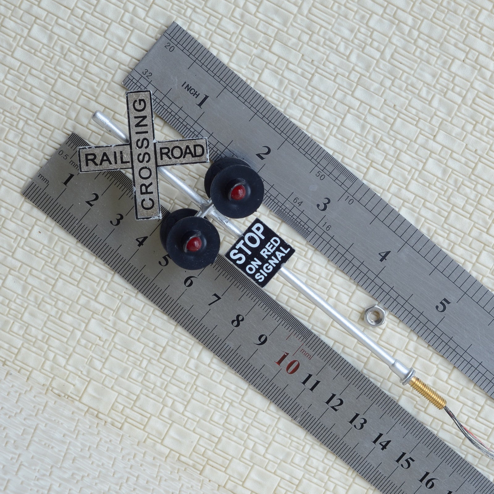 1 x O Scale railroad crossing signals LED made 4 target faces silver 