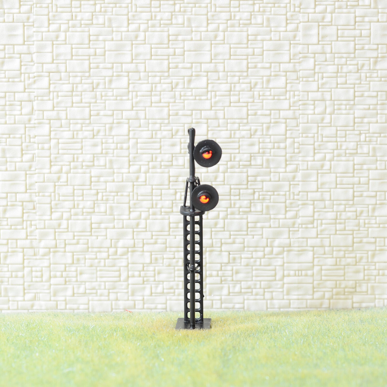 1 x HO scale searchlight block signal model train 2 color LED Red/Green #B2+2