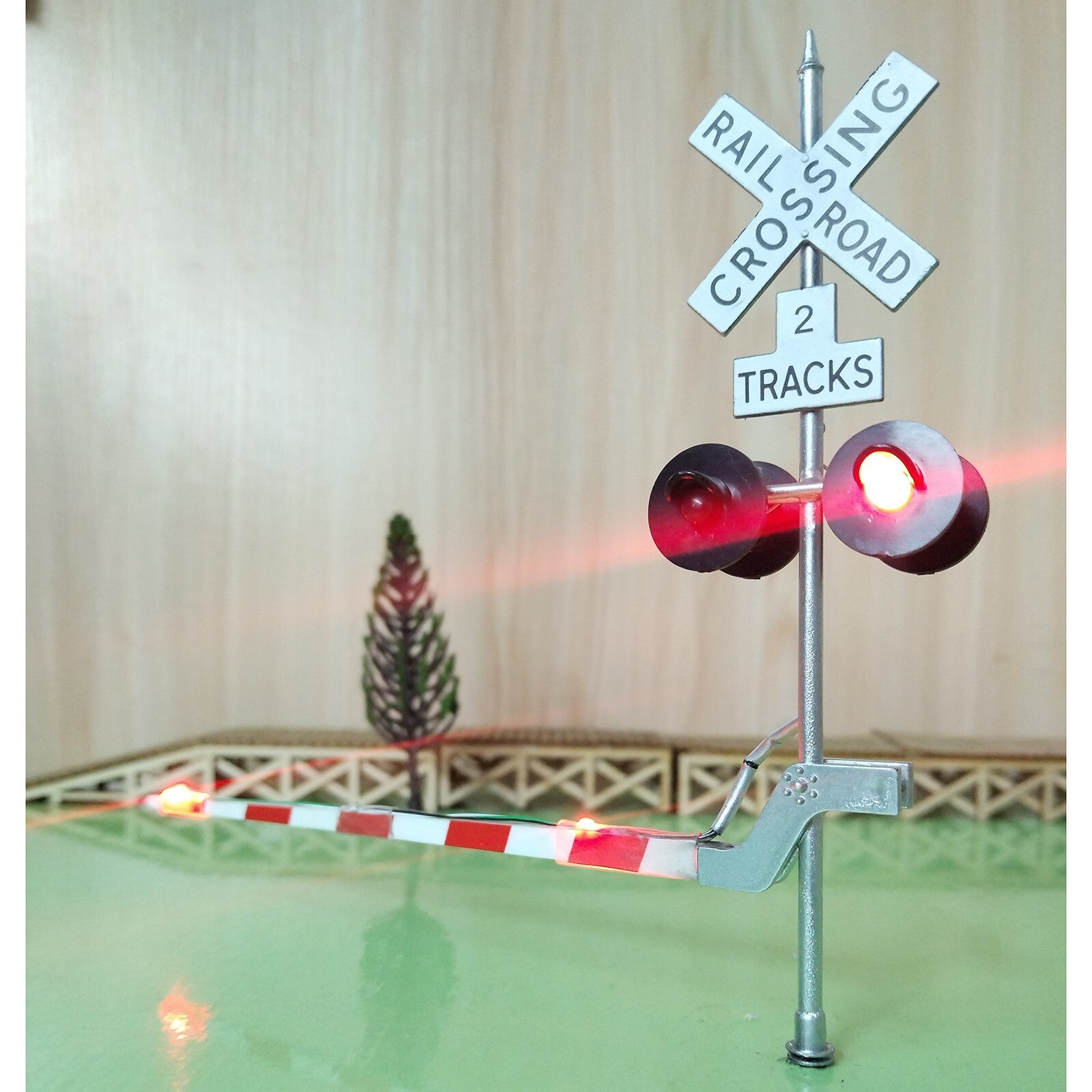 2 x O scale model grade crossing signal with gate arm barrier lights #C48GL