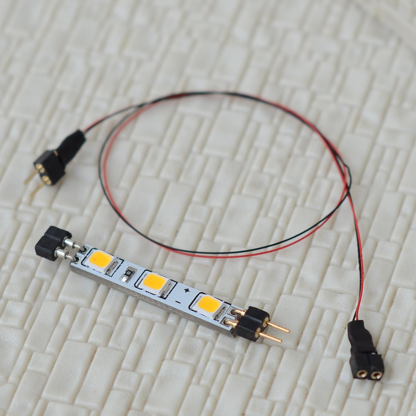 4 x LED lighting strips + Extension Kit connector passenger car lights 4mm wide