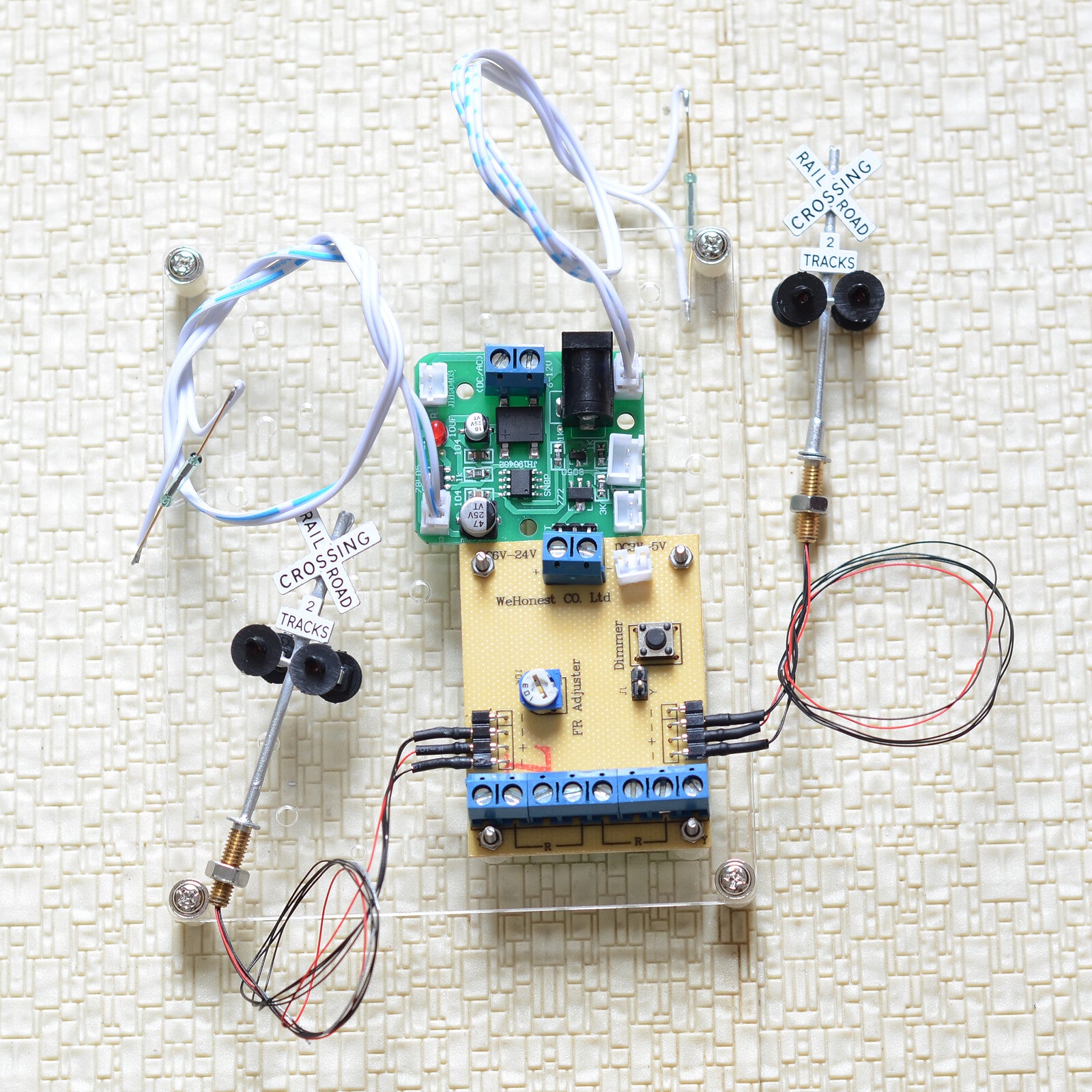1 set crossing signals + automatic reed switch controller auto flash by train