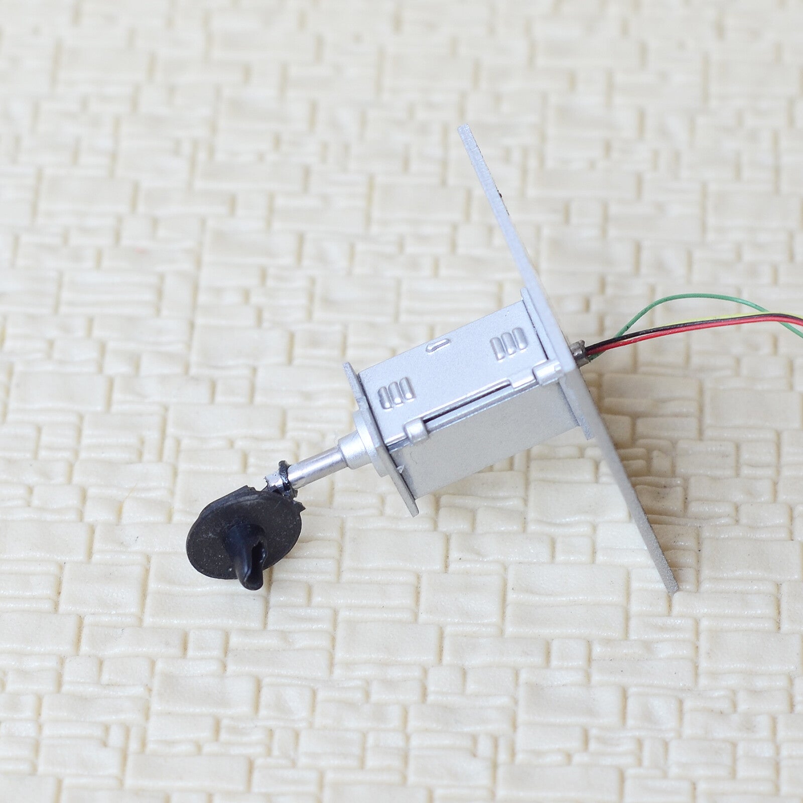 1 x HO scale model railroad 3-colors dwarf searchlight ground signal short #M5