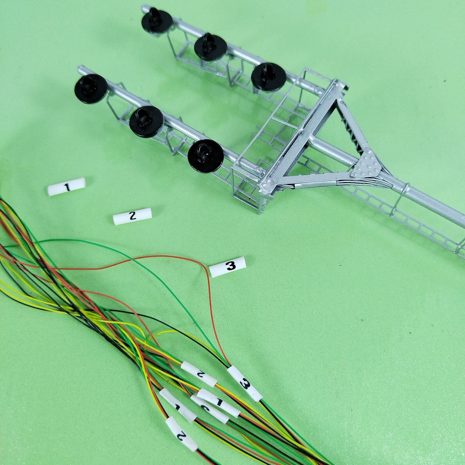 1 x HO scale model tower searchlight signal goalpost bracket 6 faceplate #G6