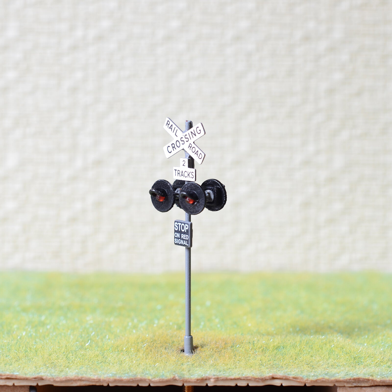 1 x OO / HO scale railroad crossing signal 4 LEDs + circuit board flasher #2GR4X