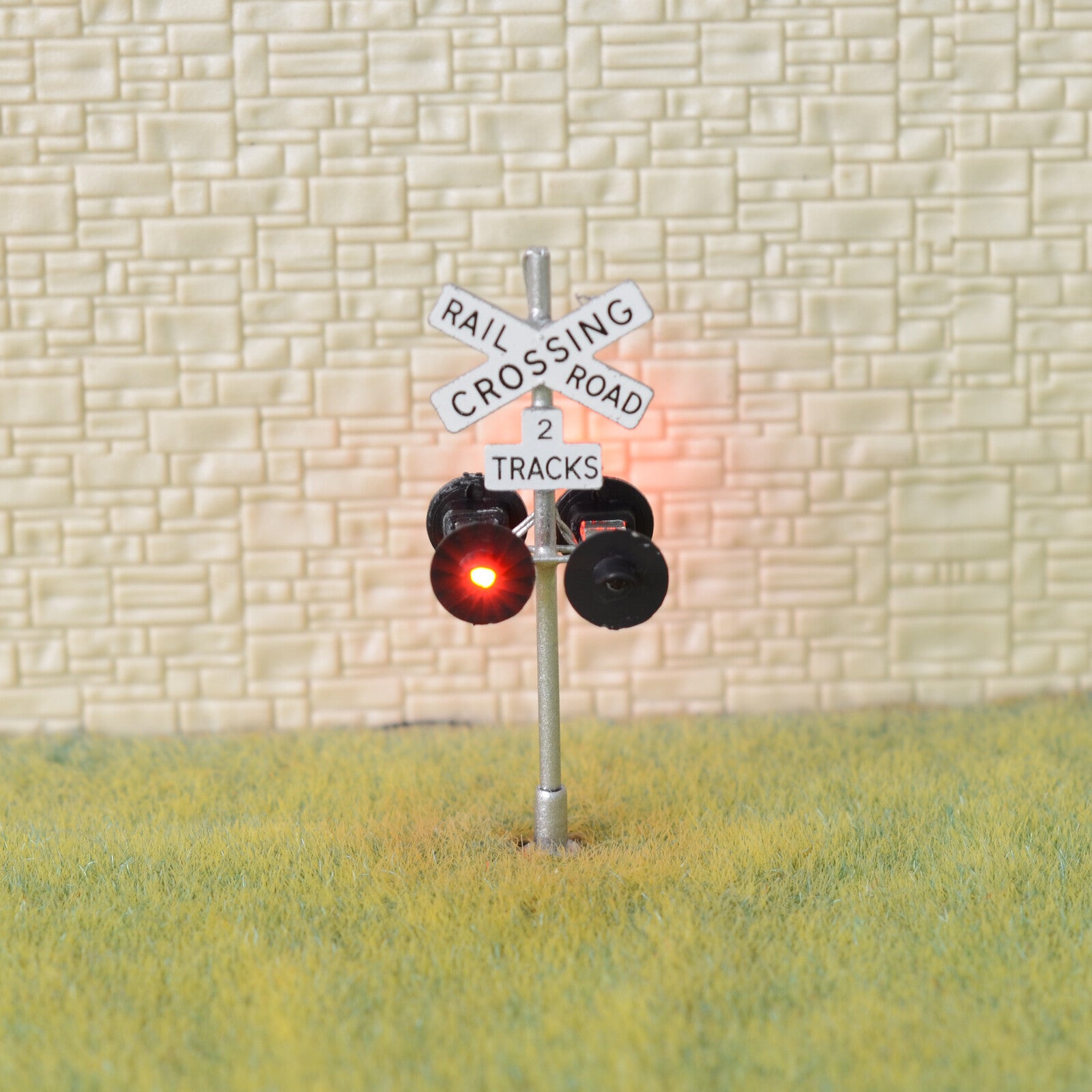 1 x HO scale railroad grade crossing signals 2 track LED made 4 target silver #X