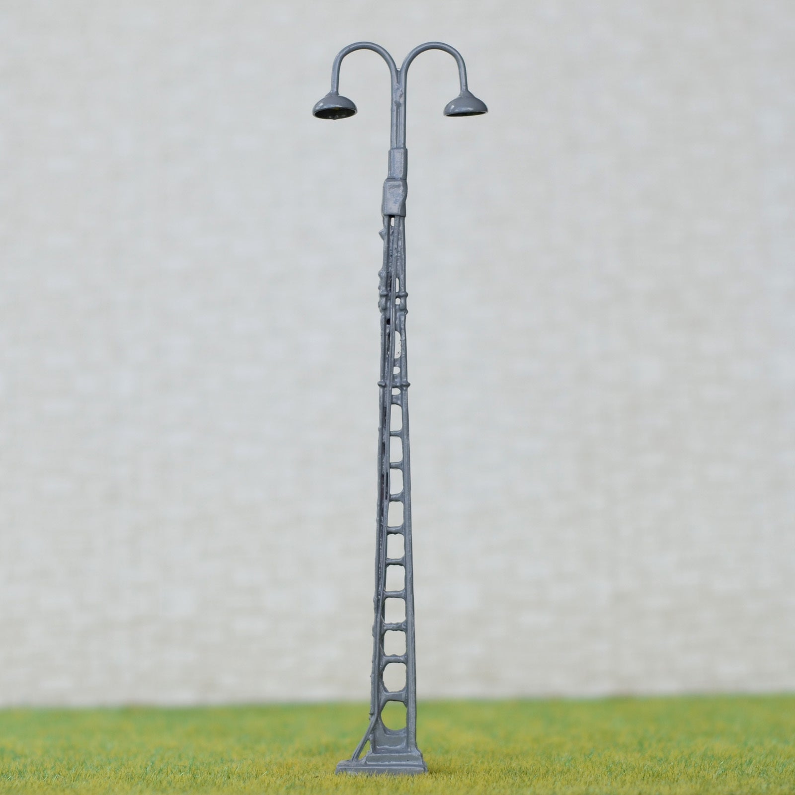 2 x OO / HO Scale Led mast tower light Model Railroad street Lamp post #TL4GR