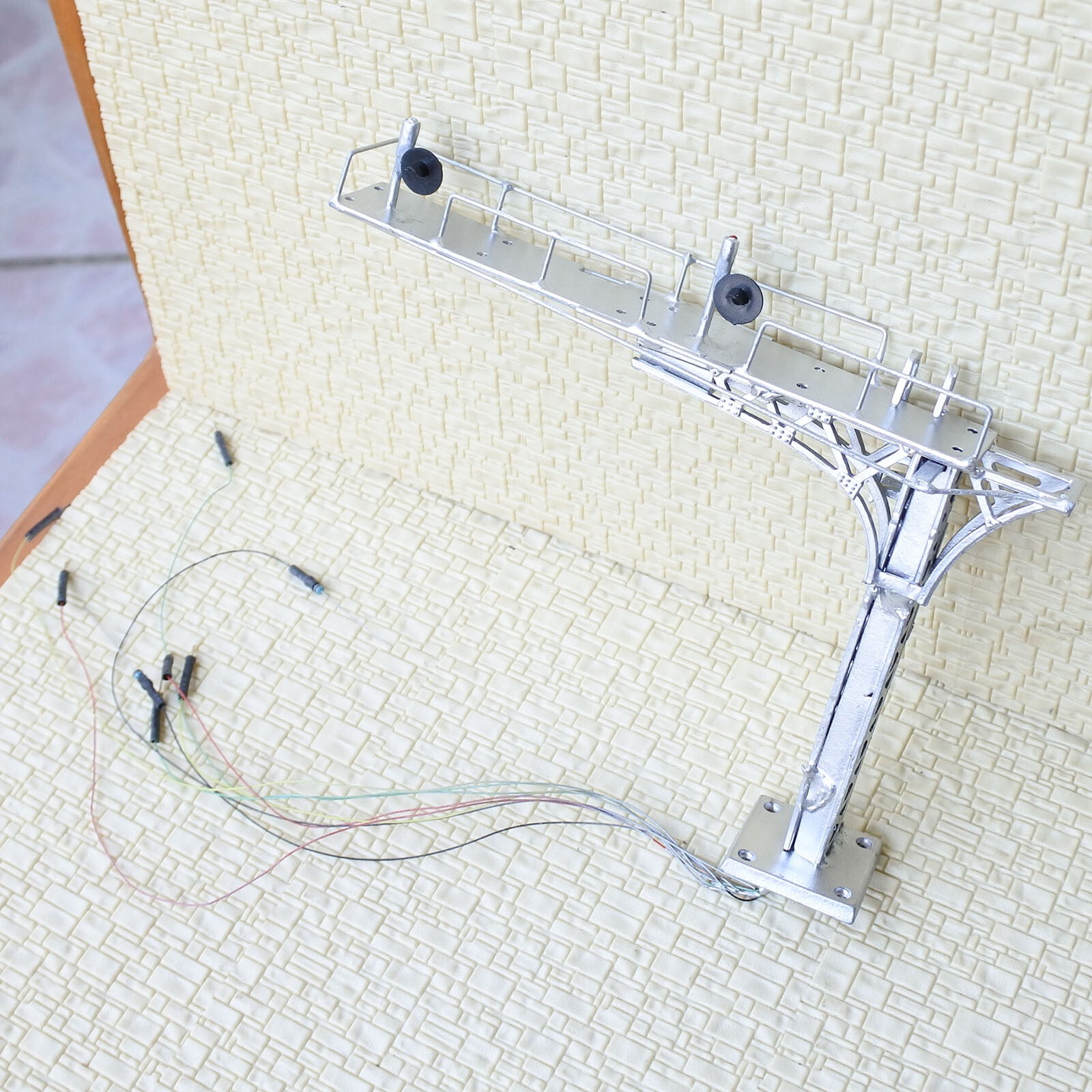 1 x HO OO block searchlight cantilever signal bridge tricolor 2 tracks metal #13