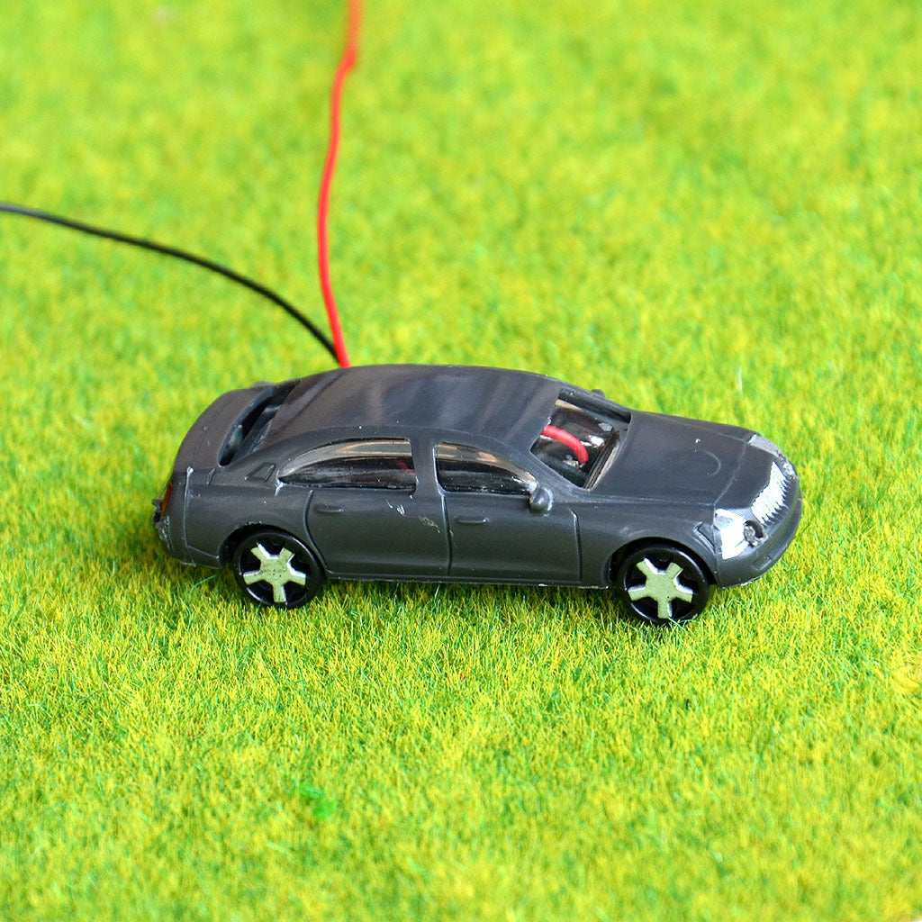 8 pcs Fit HO Scale 1:100 Lighted Cars with flashing amber lights ( alerming )