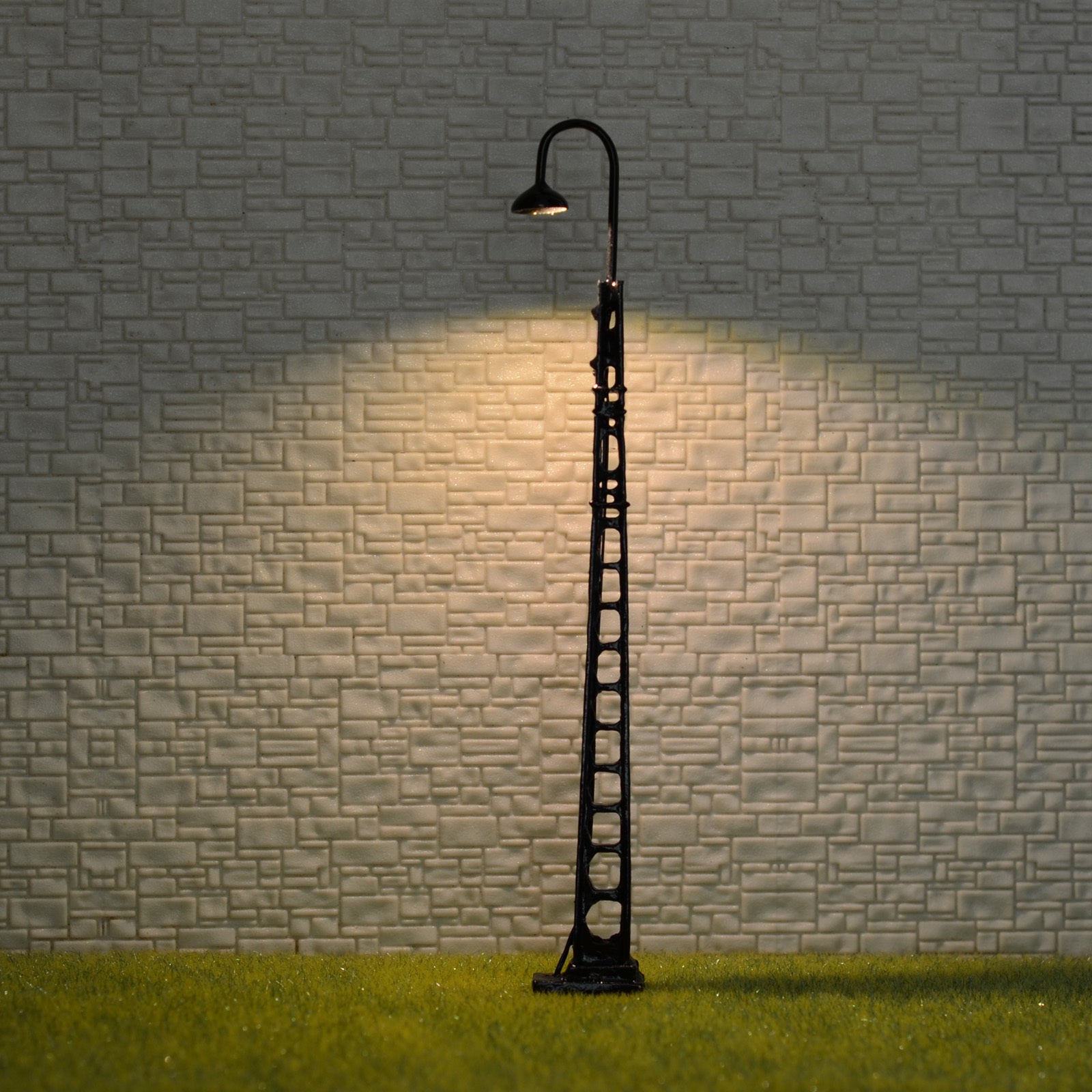 2 x OO / HO Scale Led mast tower light Model Railroad street Lamp post #TL3BL