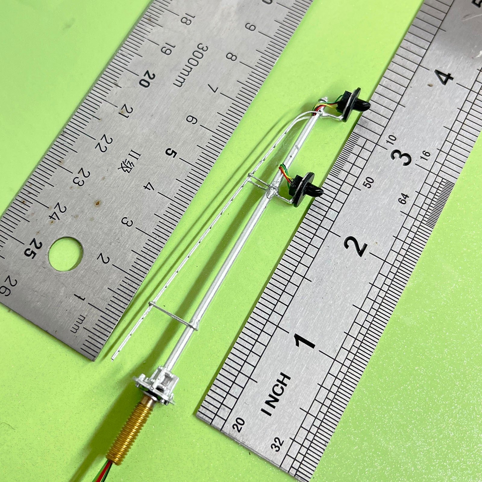 1 x HO scale model railroad tri-color searchlight signal LED metal #DL02skSL