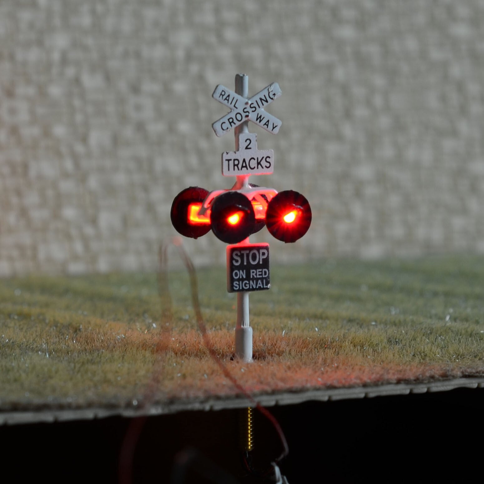 1 x HO scale model railway grade crossing signal 2 tracks LED made 4 target #2W4