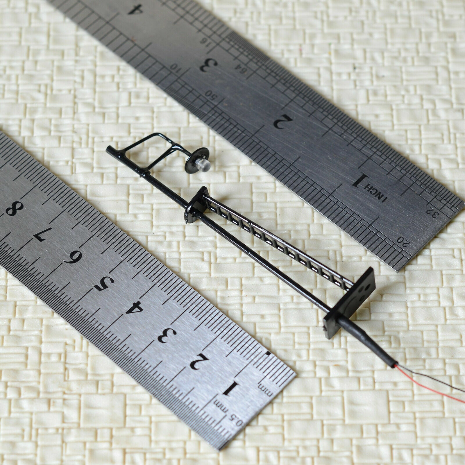2 x N scale model yard lights lampposts LED road Lamp + free resistors #R42-8W