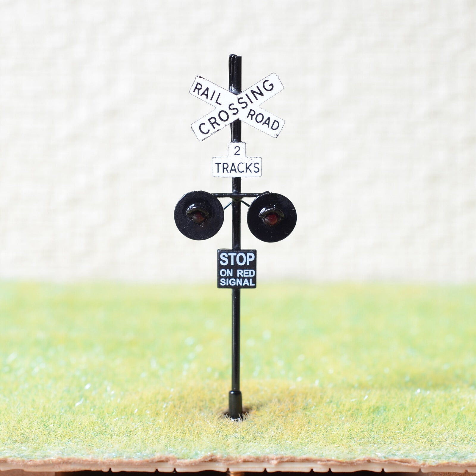 2 x OO scale railroad crossing signals 2 heads + Circuit board flasher #BL2X
