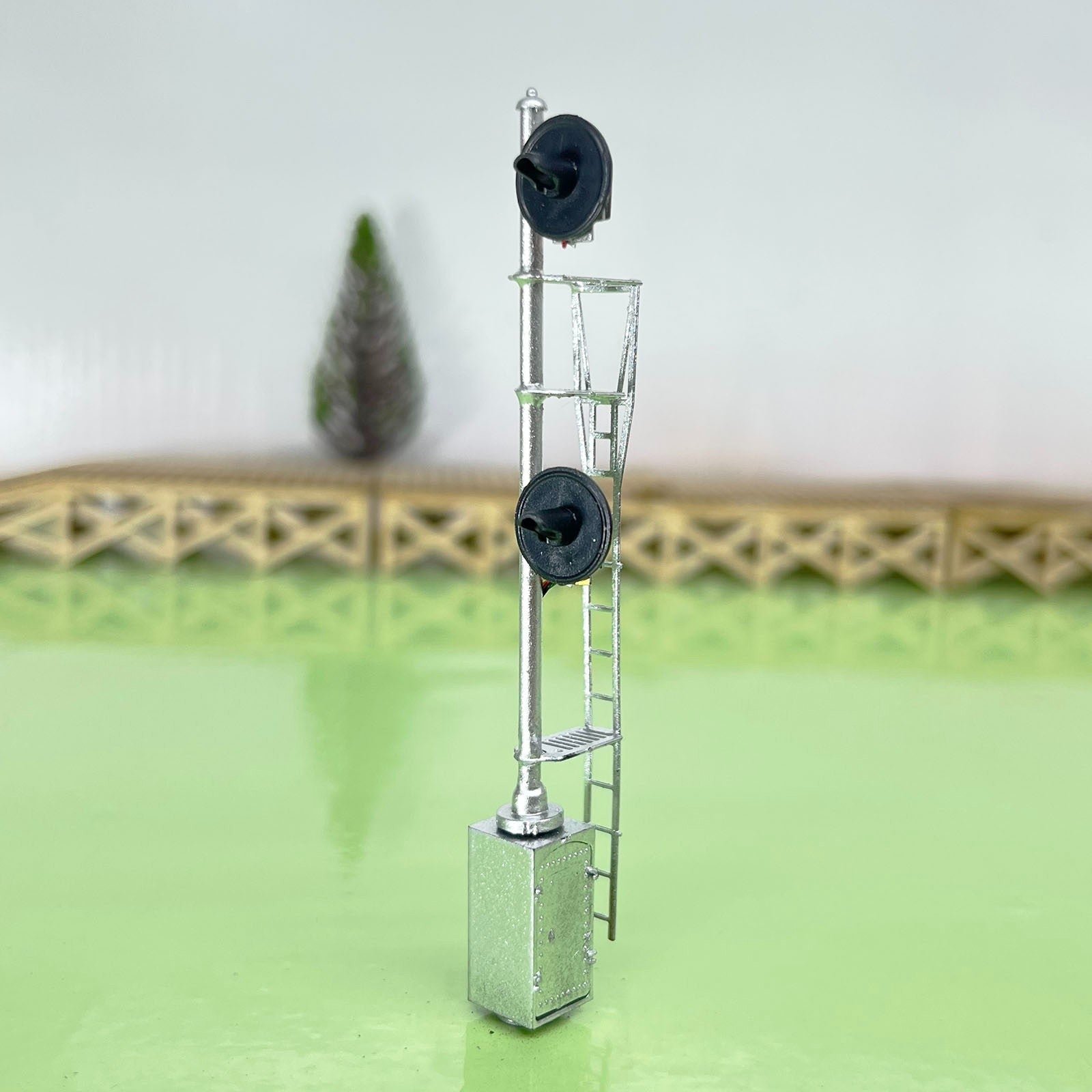 1 x HO scale model railroad 3 colors searchlight signal metal 2 heads #26SL