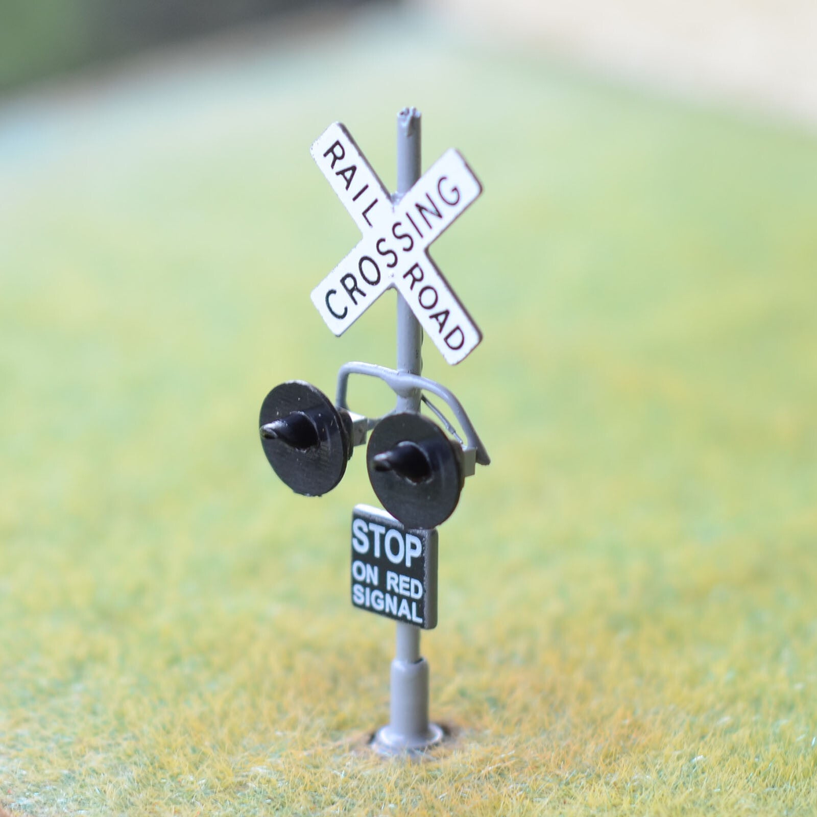 2 x HO scale railroad LEDs grade crossing signals + 1 circuit board flasher #G2C