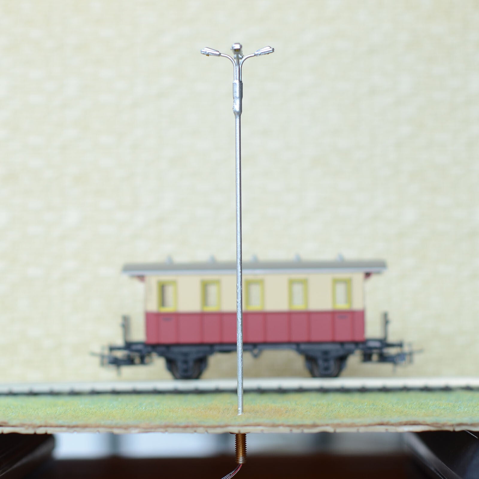 5 x HO scale model railroad plaza street lights LED lampposts flood lamps #024SL