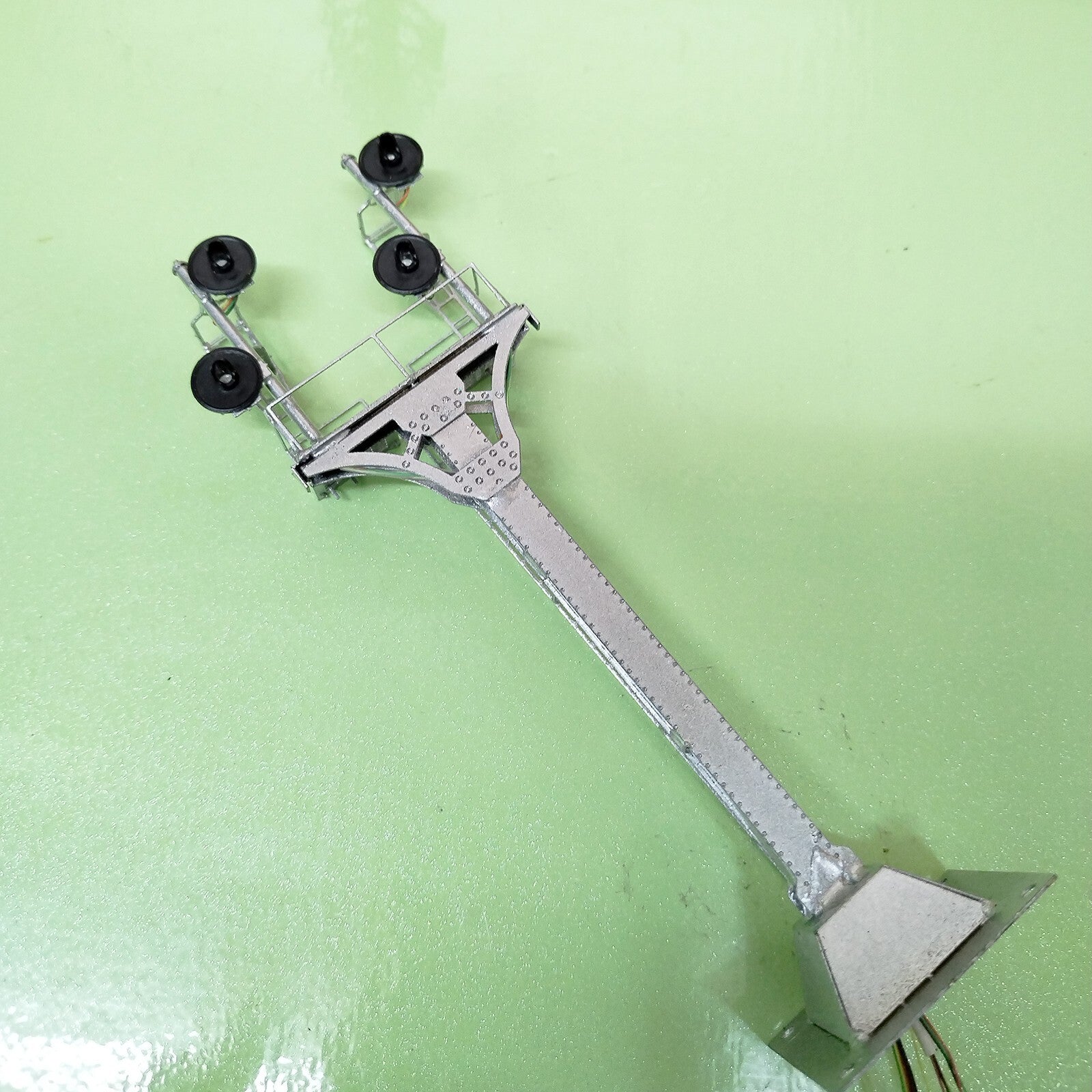 1 x HO scale model tower searchlight signal goalpost bracket 4 faceplate #Q22OF