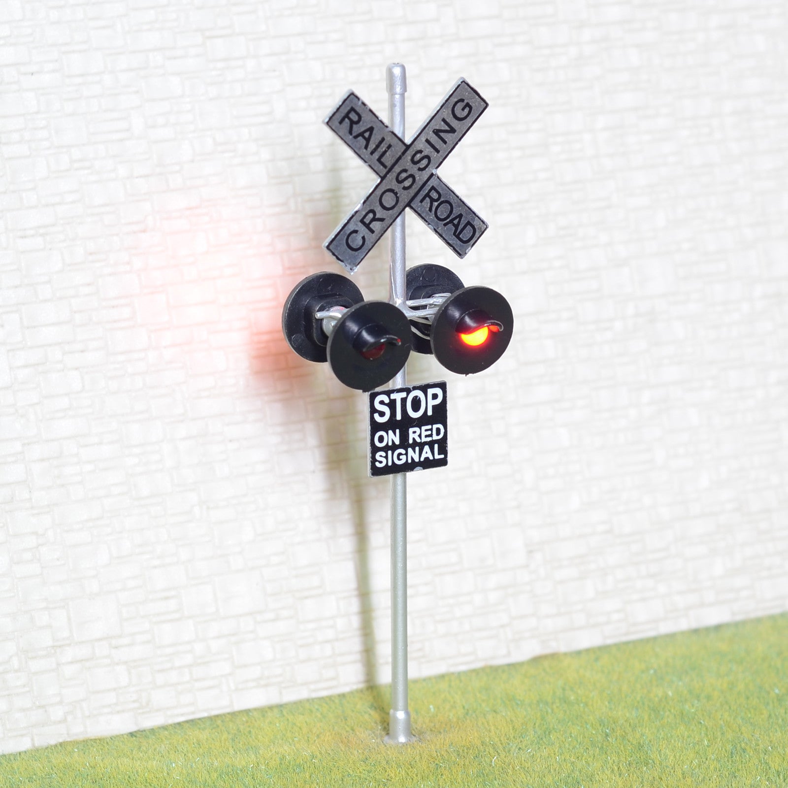 1 x O Scale railroad crossing signals LED made 4 target faces silver 