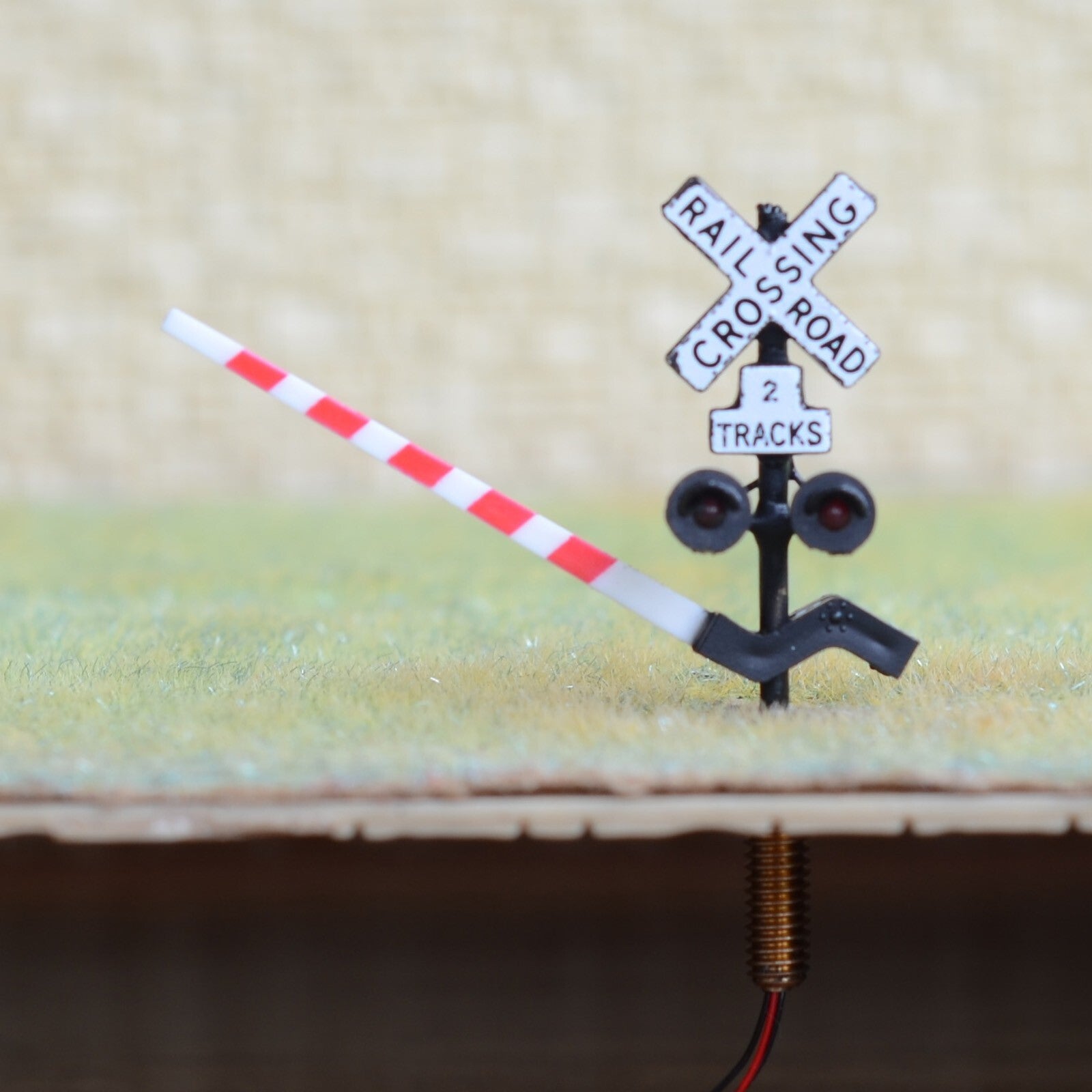 2 x N scale model grade crossing signal gate stop lever 2 track + flasher  #NB22