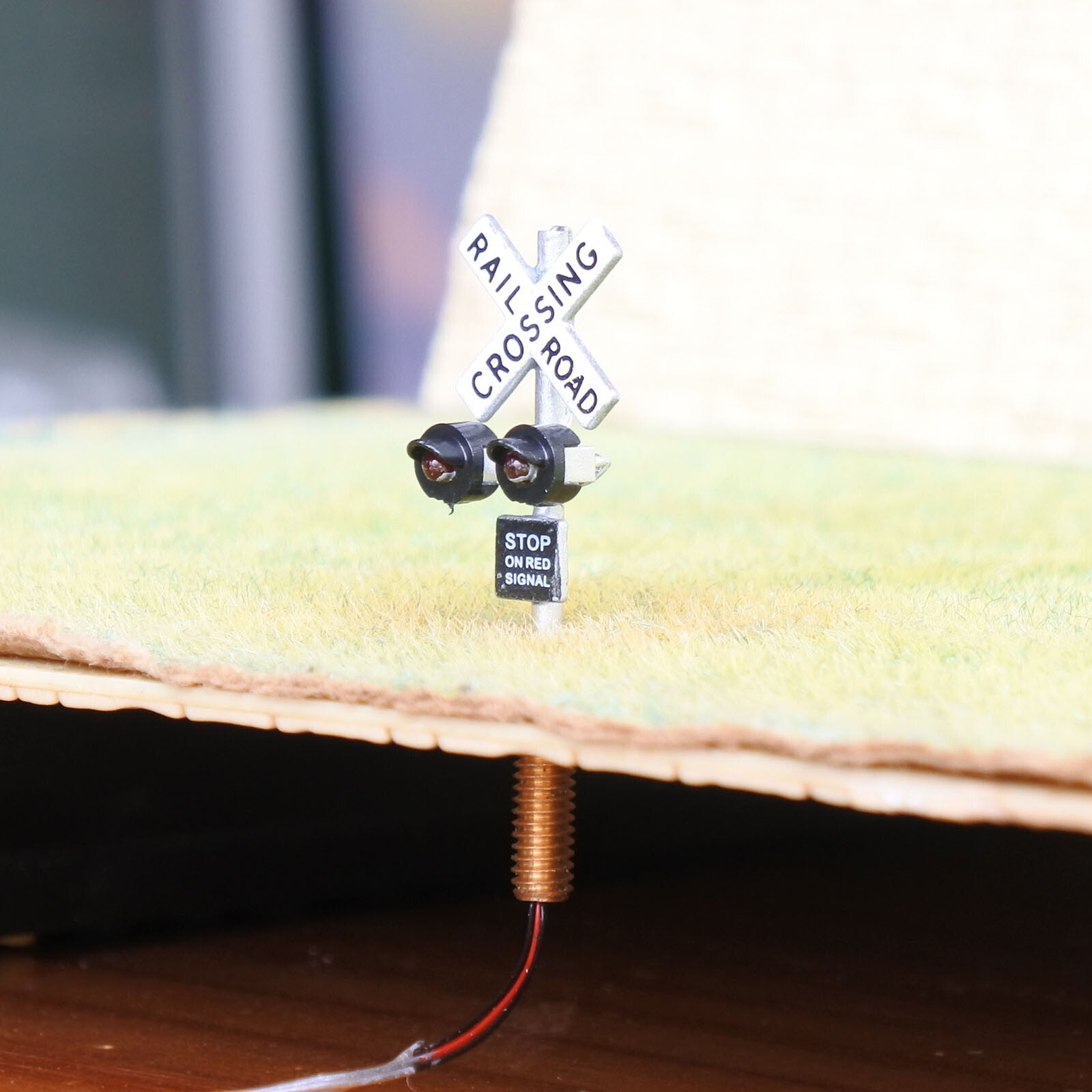 2 x N scale model grade crossing signal light LED made + 1 flasher board #csnSL6