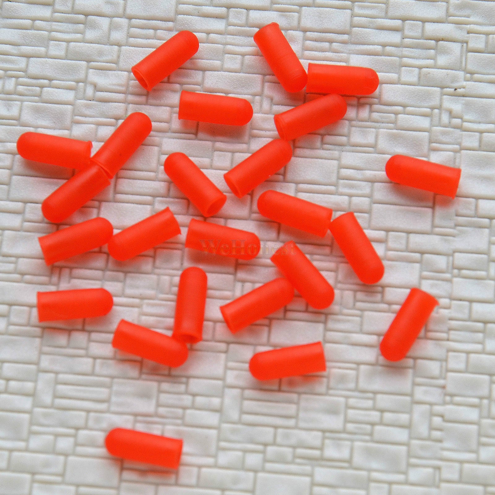 1000 pcs Red Caps / Covers for 4mm, 4.7mm or 5mm Grain of Wheat Bulbs or LEDs