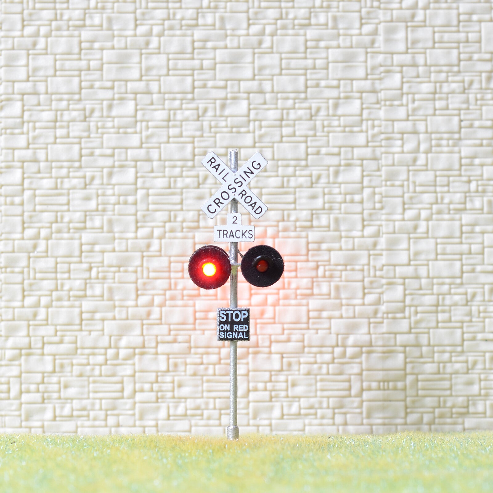 1 x OO / HO scale railroad crossing signal 4 LEDs + circuit board flasher #2SL4