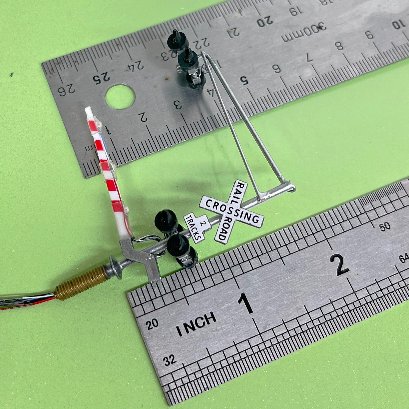 1 x N scale model cantilever grade crossing signal gate arm barrier light #NC06L