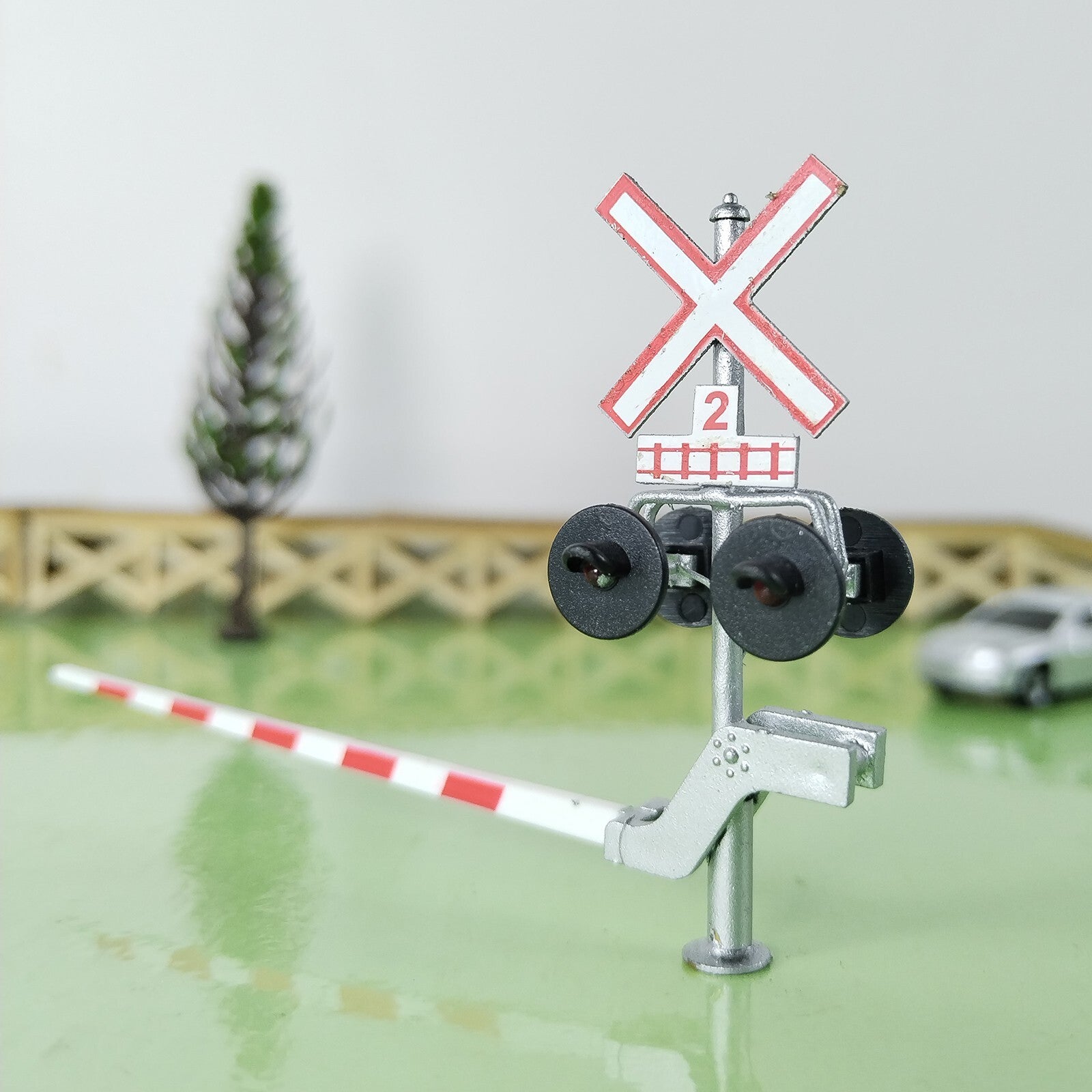 2 x HO scale railroad Canadian grade crossing signal arm gate stop lever #CG42