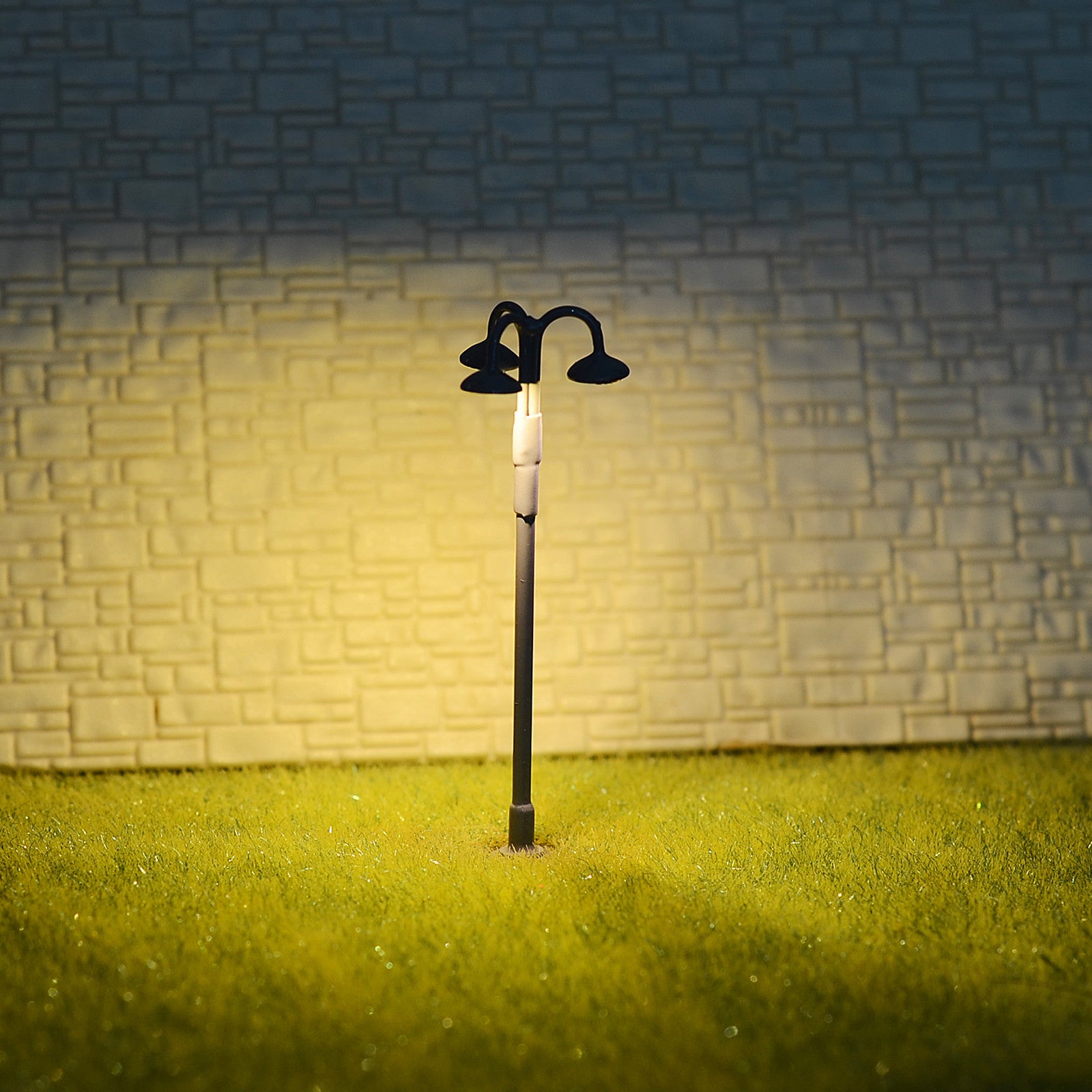 5 x N Scale LED light Model train Railroad 3 heads street road Lamp post #703NBR