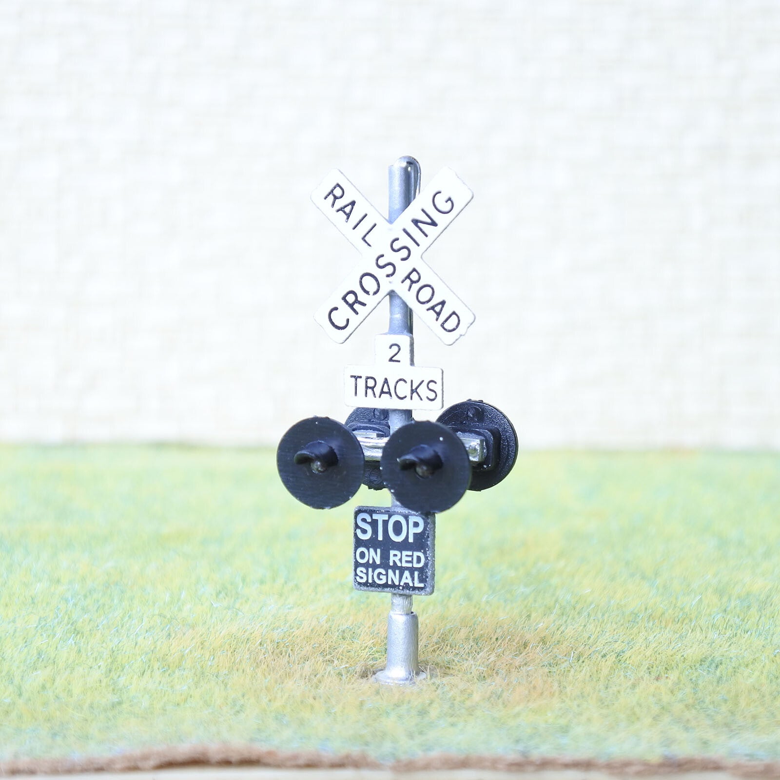 2 x HO scale railroad crossing signals 2 tracks + 1 circuit board flasher #SL4