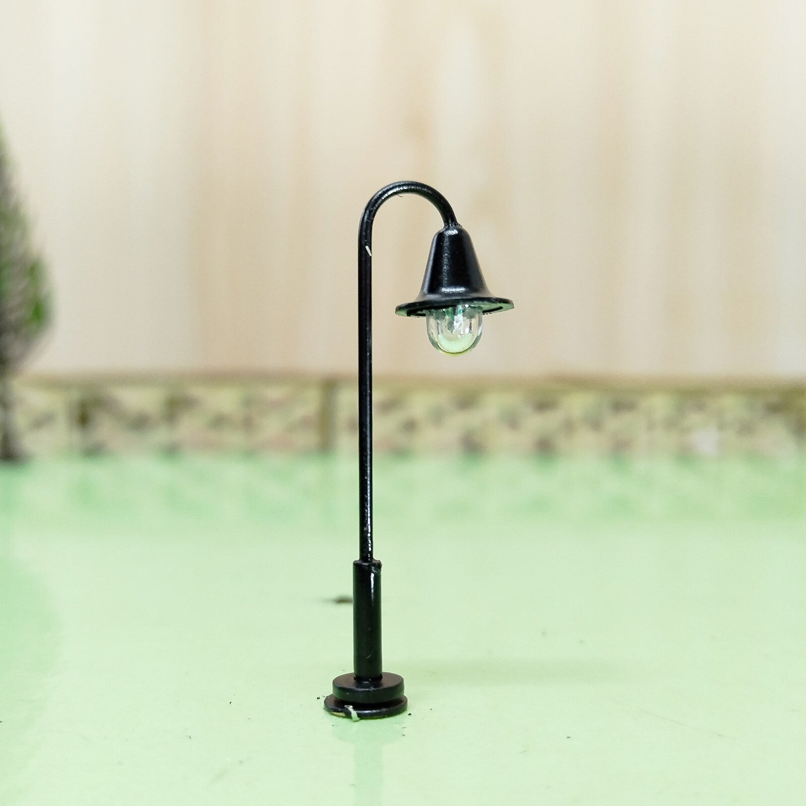 10 x OO / HO scale LED station light model train street path lamp post #M33BL